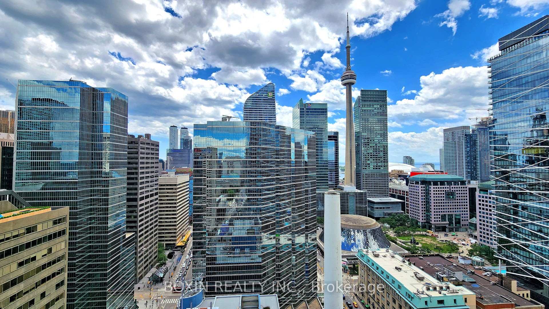 2 Bedrooms Condo at 180 University,  Toronto For sale