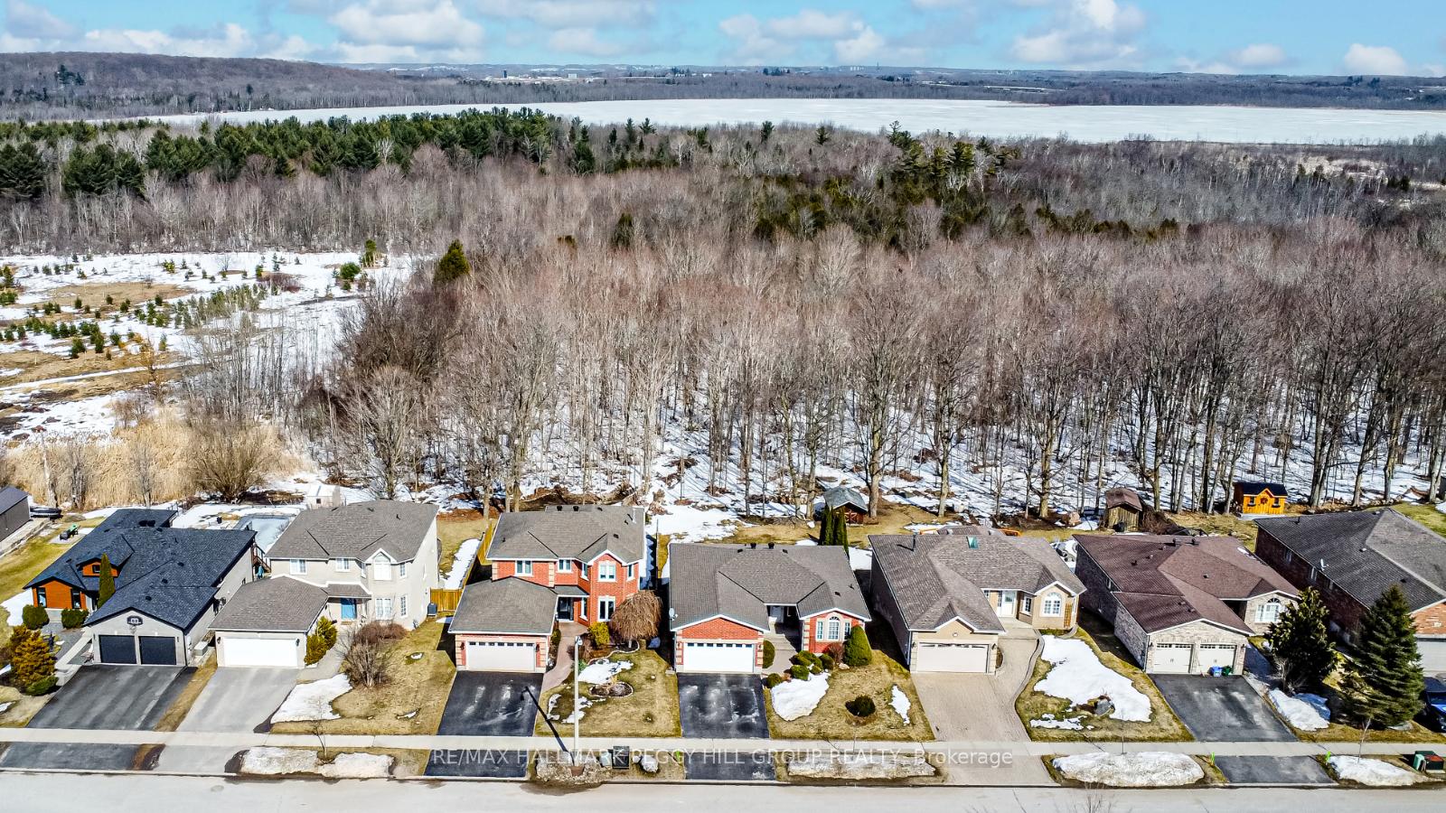 94 Crompton Drive, Barrie, ON L4M 6P1
