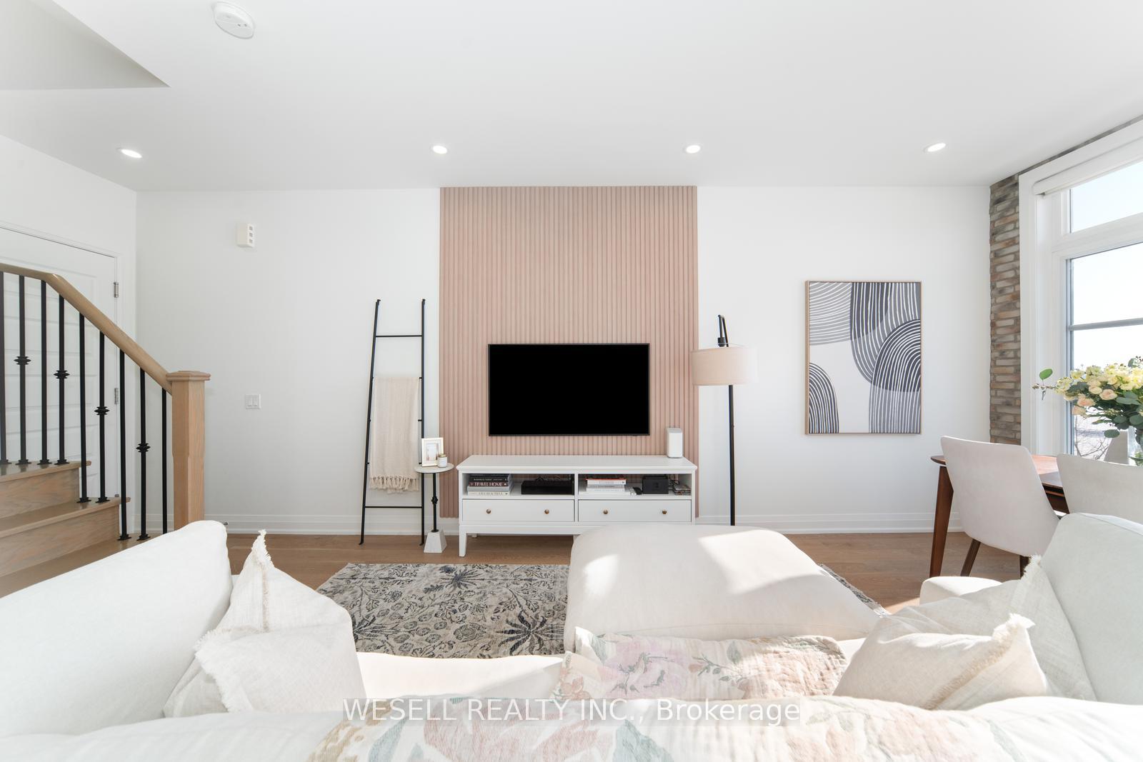 2 Bedrooms Condo at 8167 Kipling,  Vaughan For sale