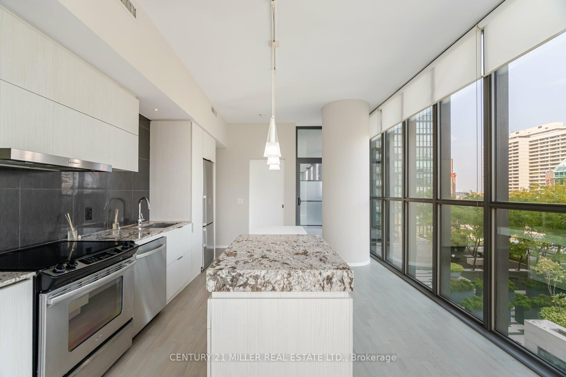 2 Bedrooms Condo at 101 Charles, Toronto For sale