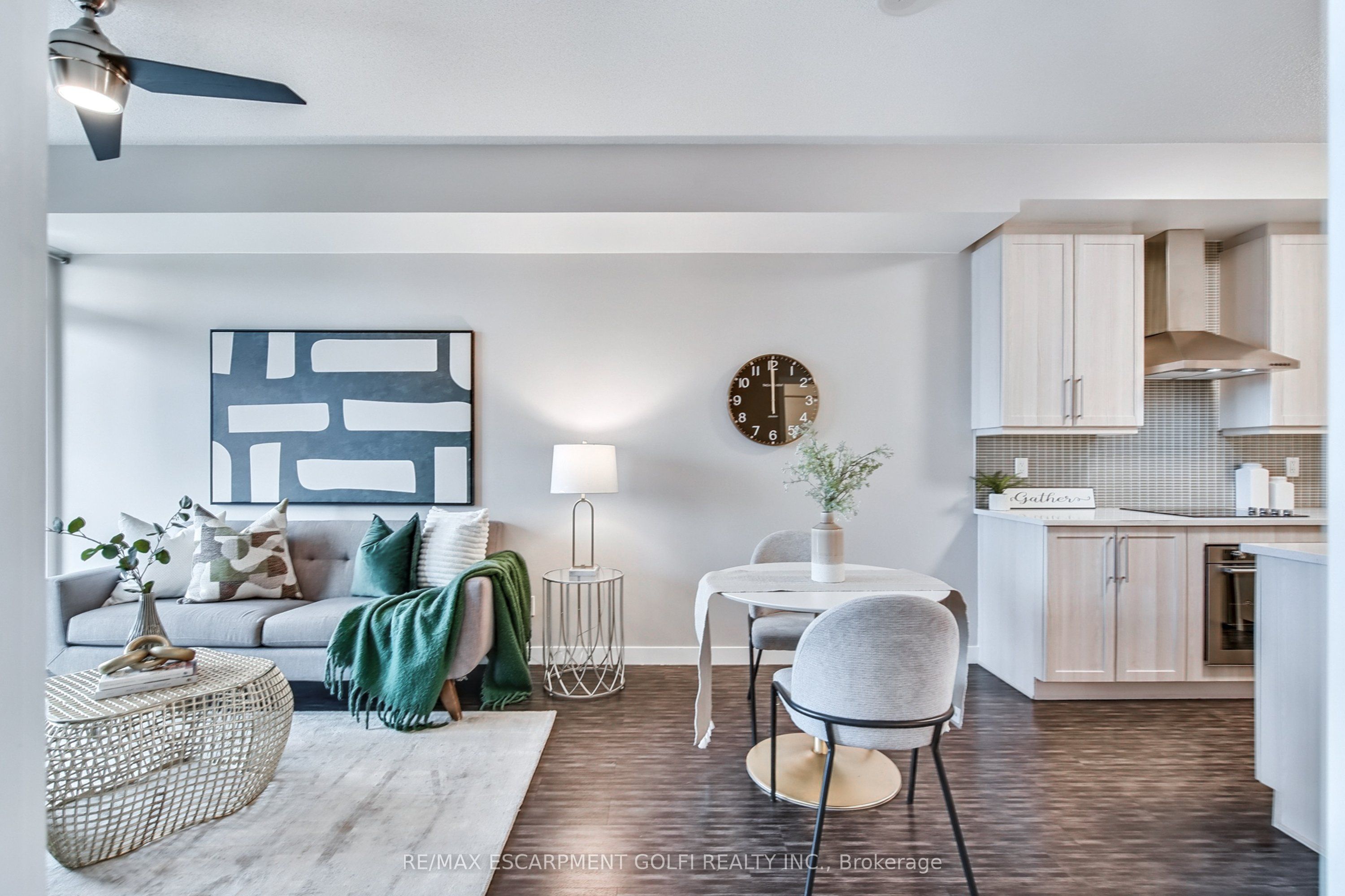 2093 Fairview Street, #408