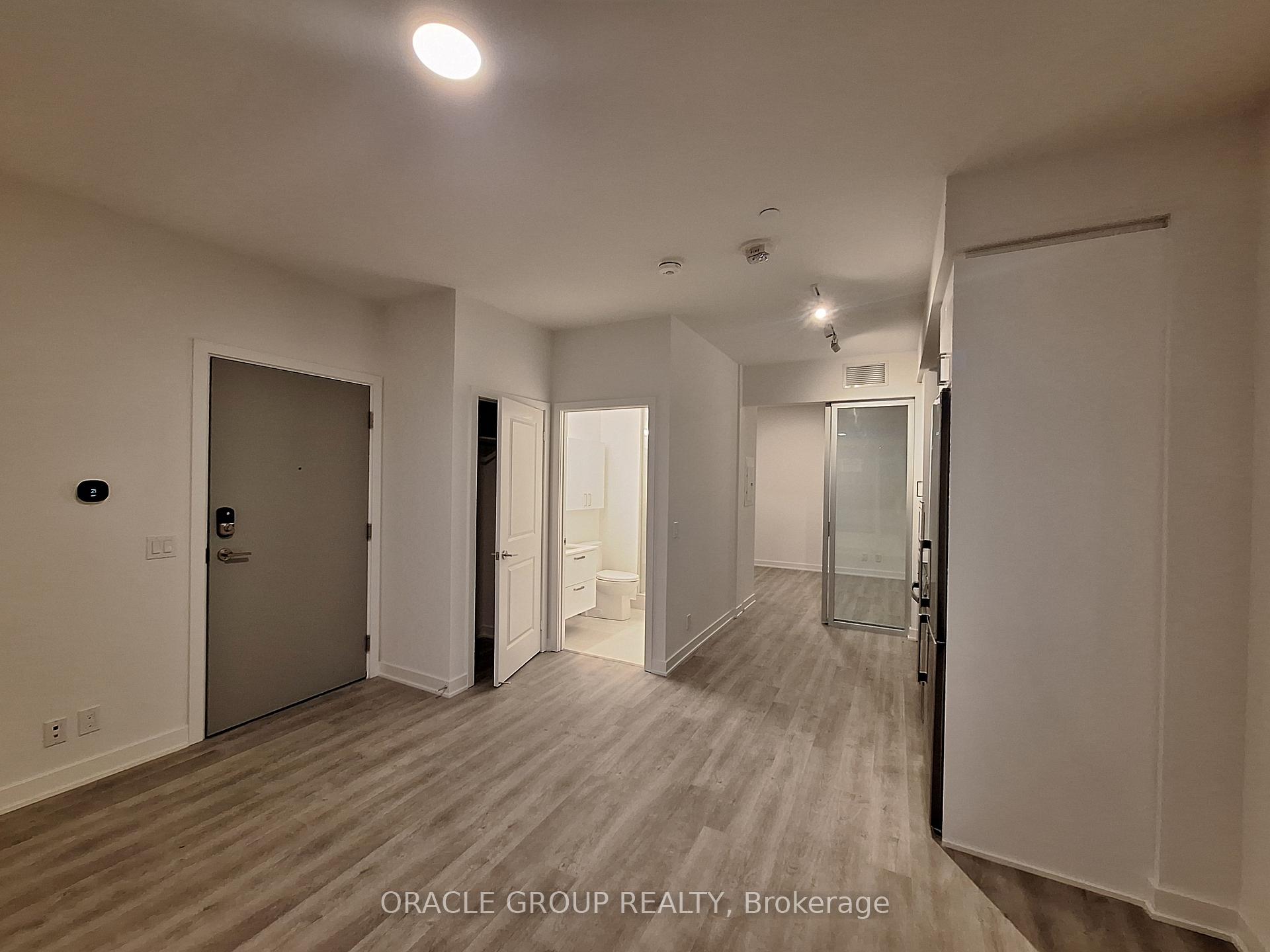 1 Bedroom Condo at 30 Upper Mall,  Vaughan For sale