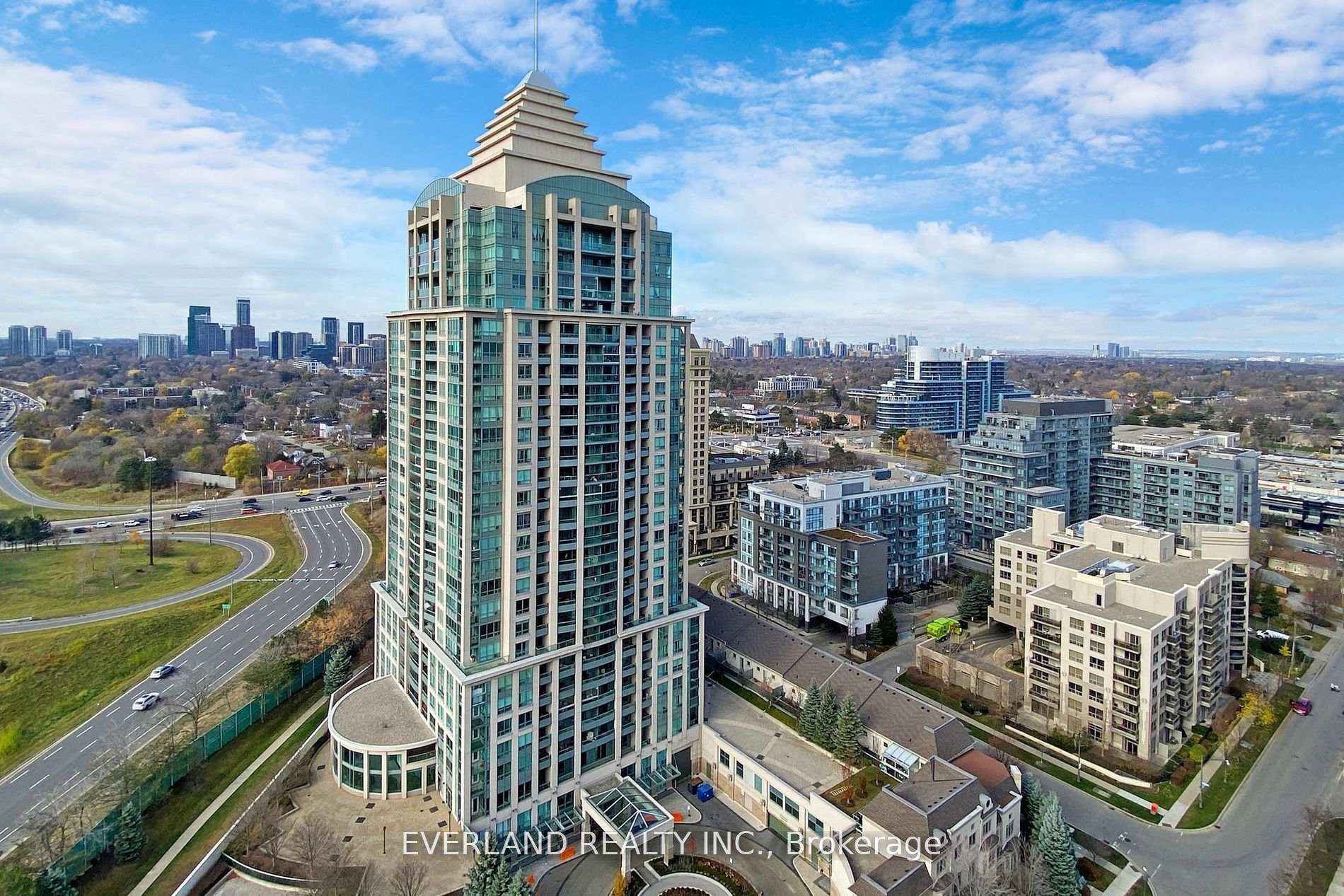 2 Bedrooms Condo at 1 Rean, Toronto For sale