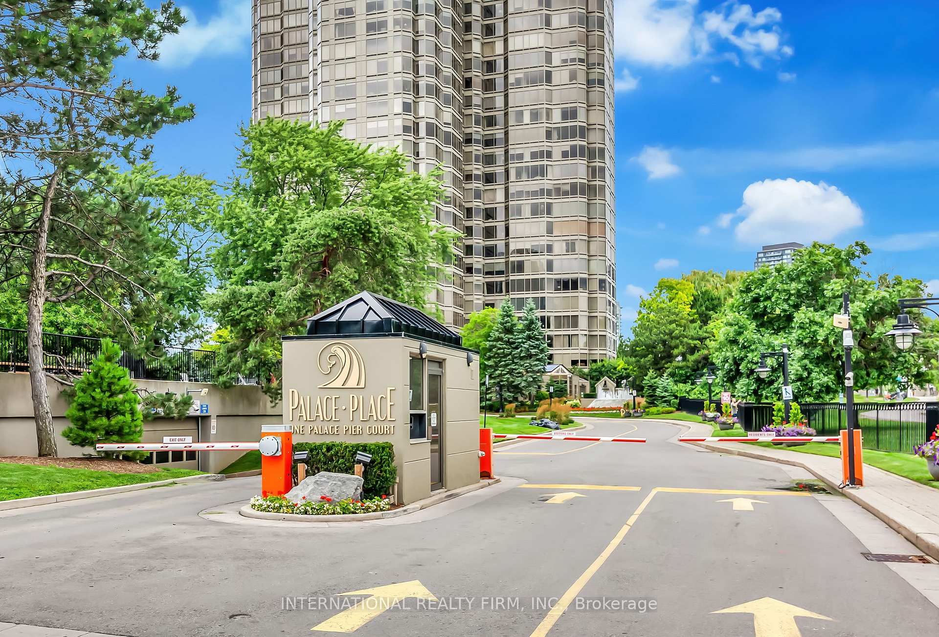 1 Bedroom Condo at 1 Palace Pier, Toronto For sale