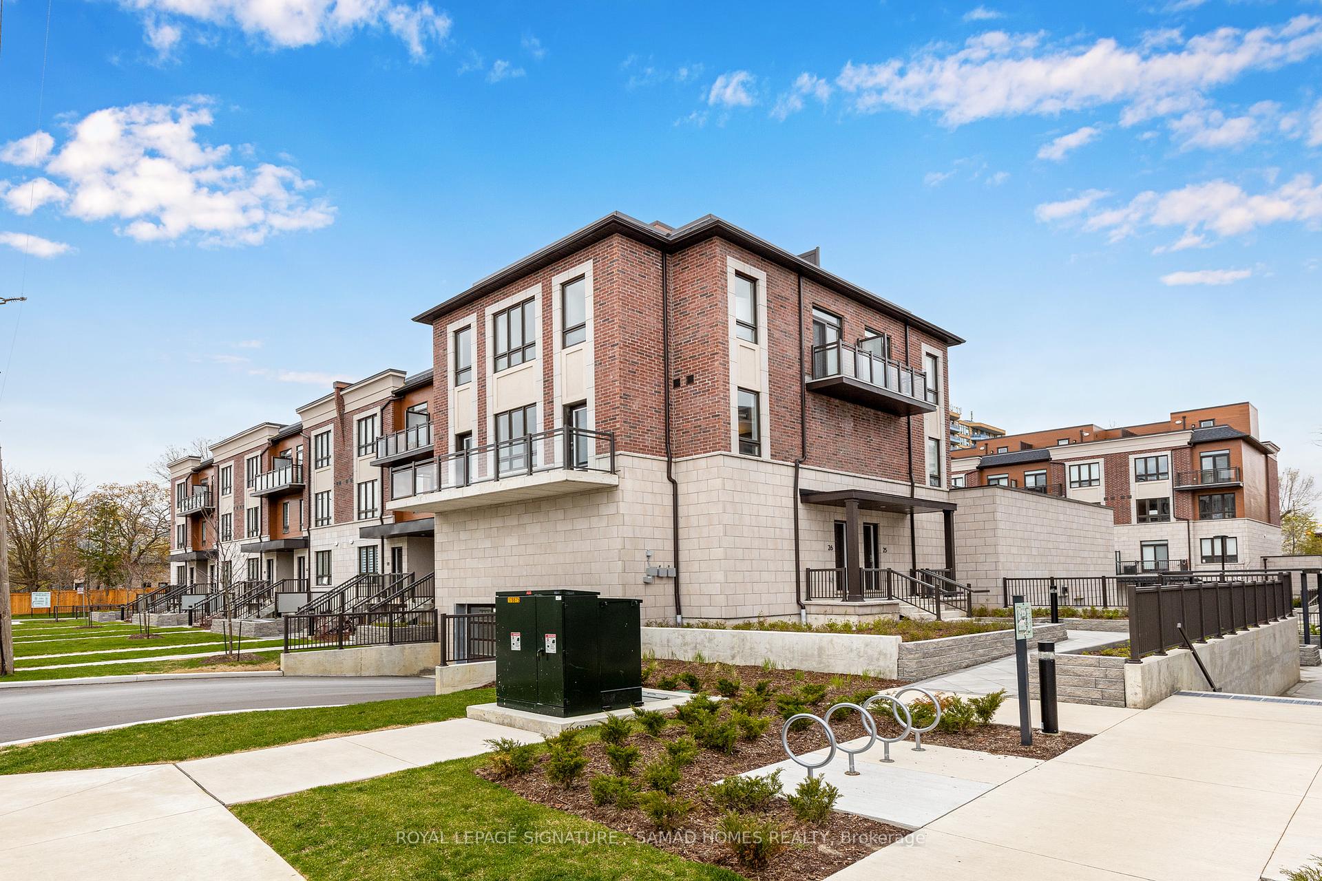3 Bedrooms Condo at 4035 Hickory, Mississauga For sale