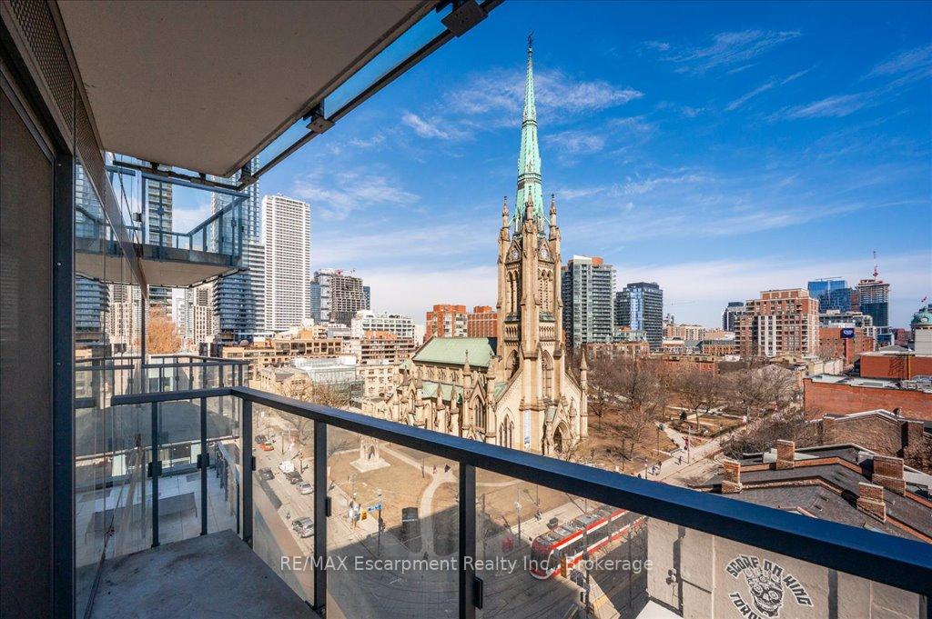 2 Bedrooms Condo at 60 Colborne, Toronto For sale