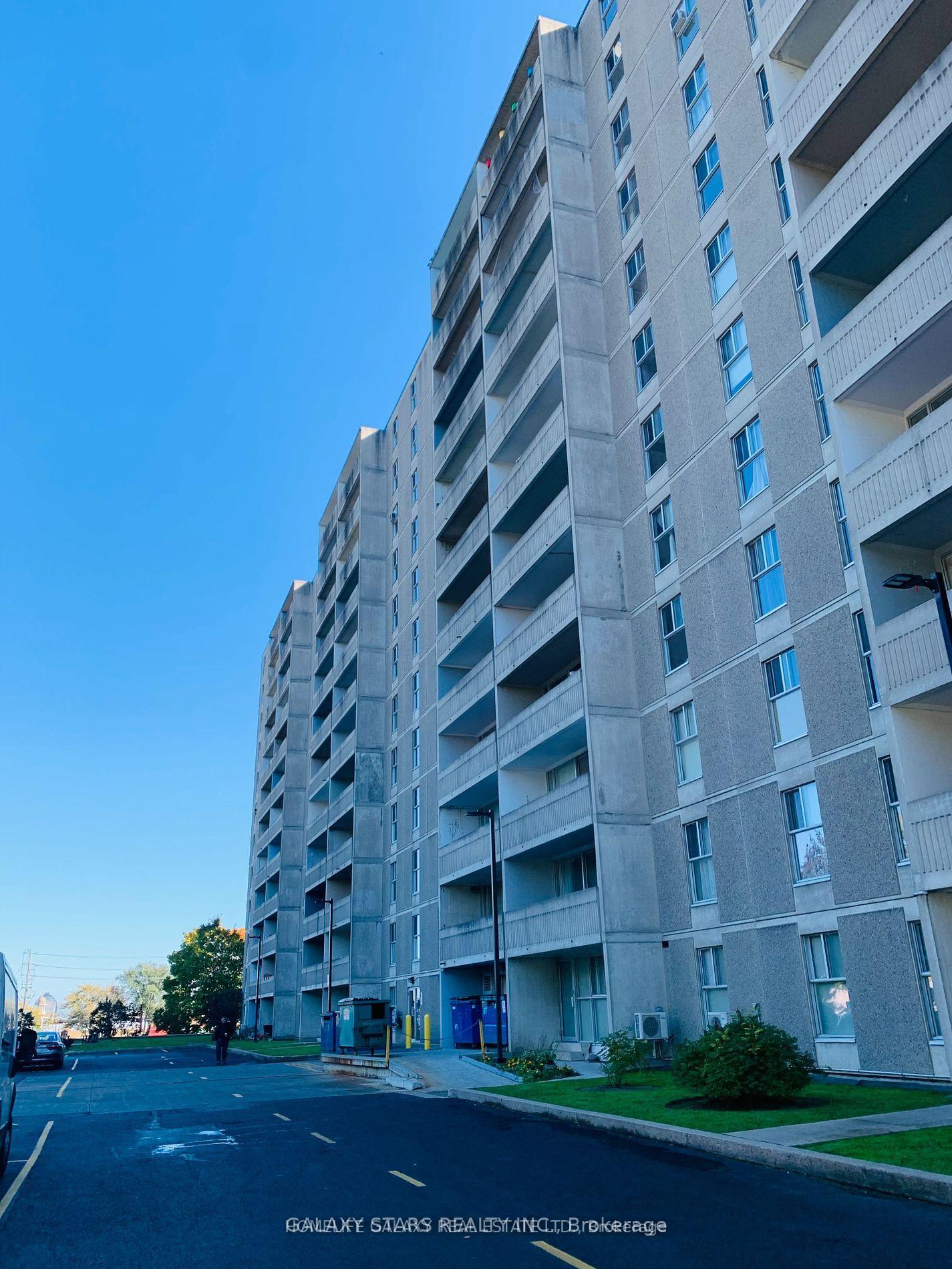 2 Bedrooms Condo at 2 Glamorgan,  Toronto For sale