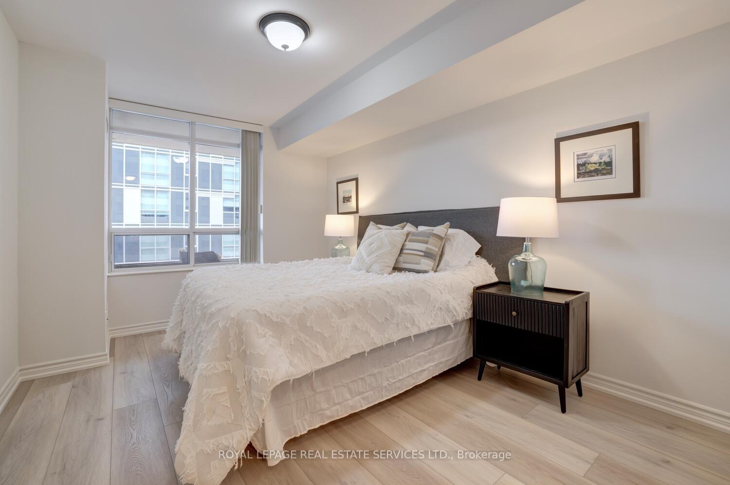 2 Bedrooms Condo at 5233 Dundas,  Toronto For sale