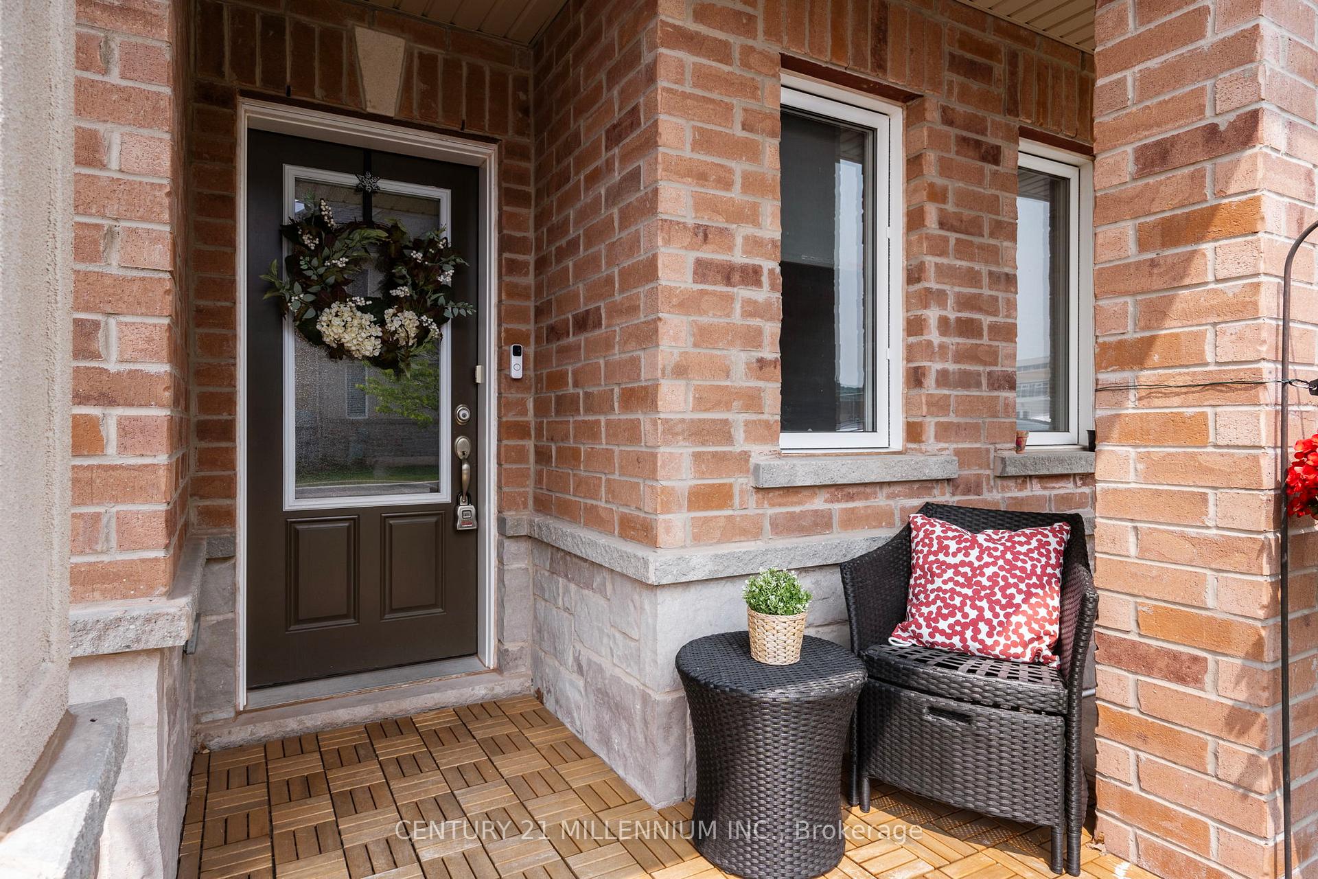 3 Bedrooms Condo at 19 Arietta, Hamilton For sale