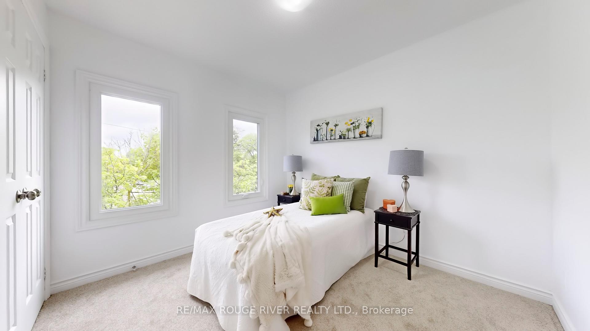 3 Bedrooms Condo at 2 Dowry, Toronto For sale