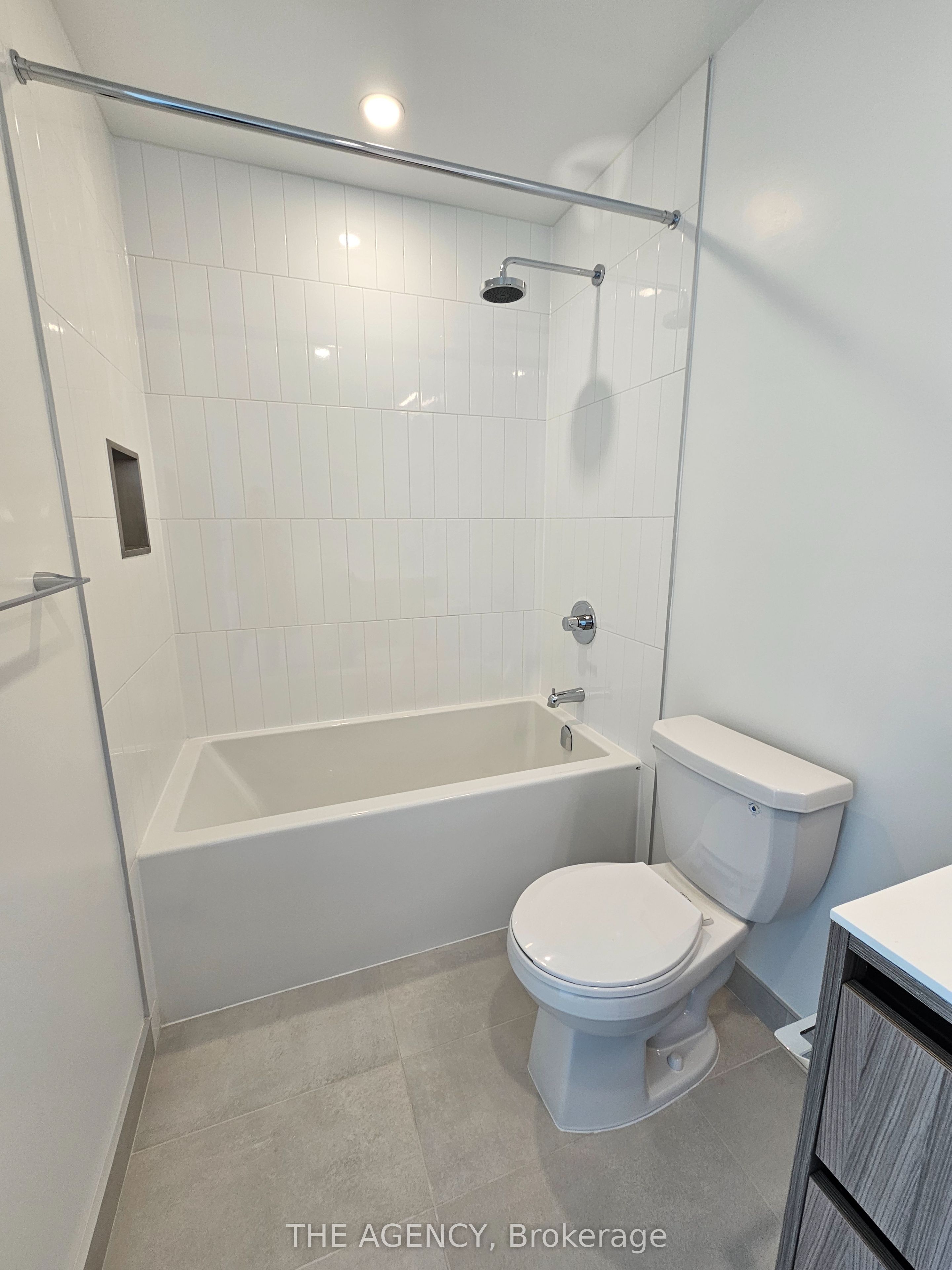 7950 Bathurst Street, #807
