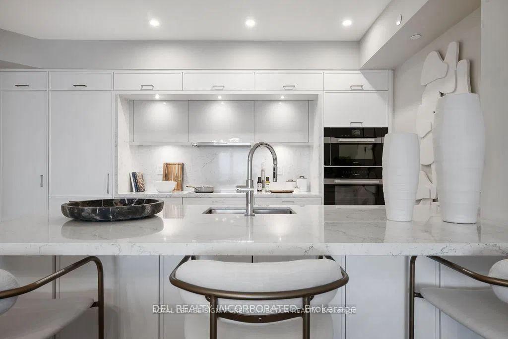 2 Bedrooms Condo at 155 Merchants Wharf, Toronto For sale