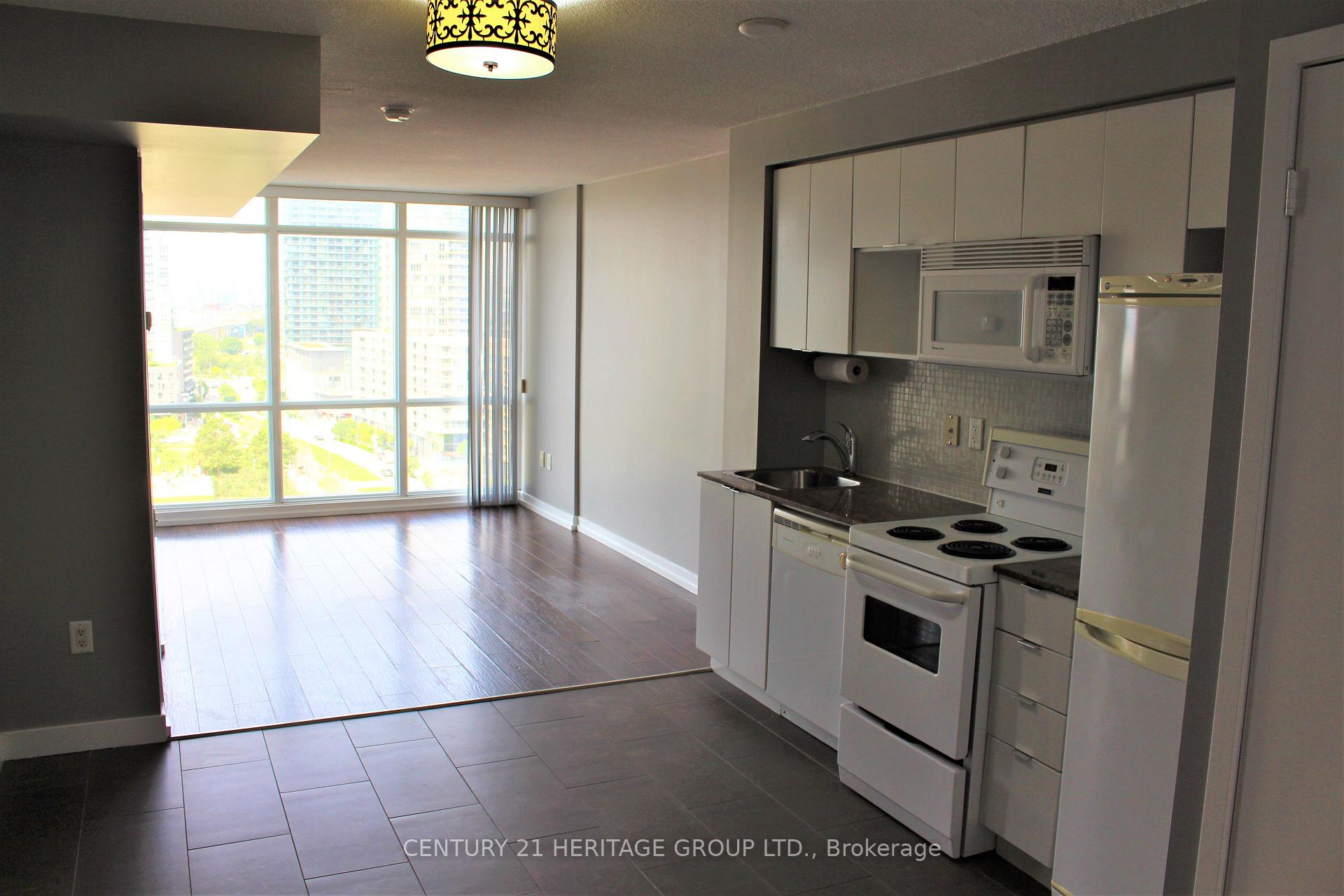 2 Bedrooms Condo at 15 Fort York, Toronto For sale