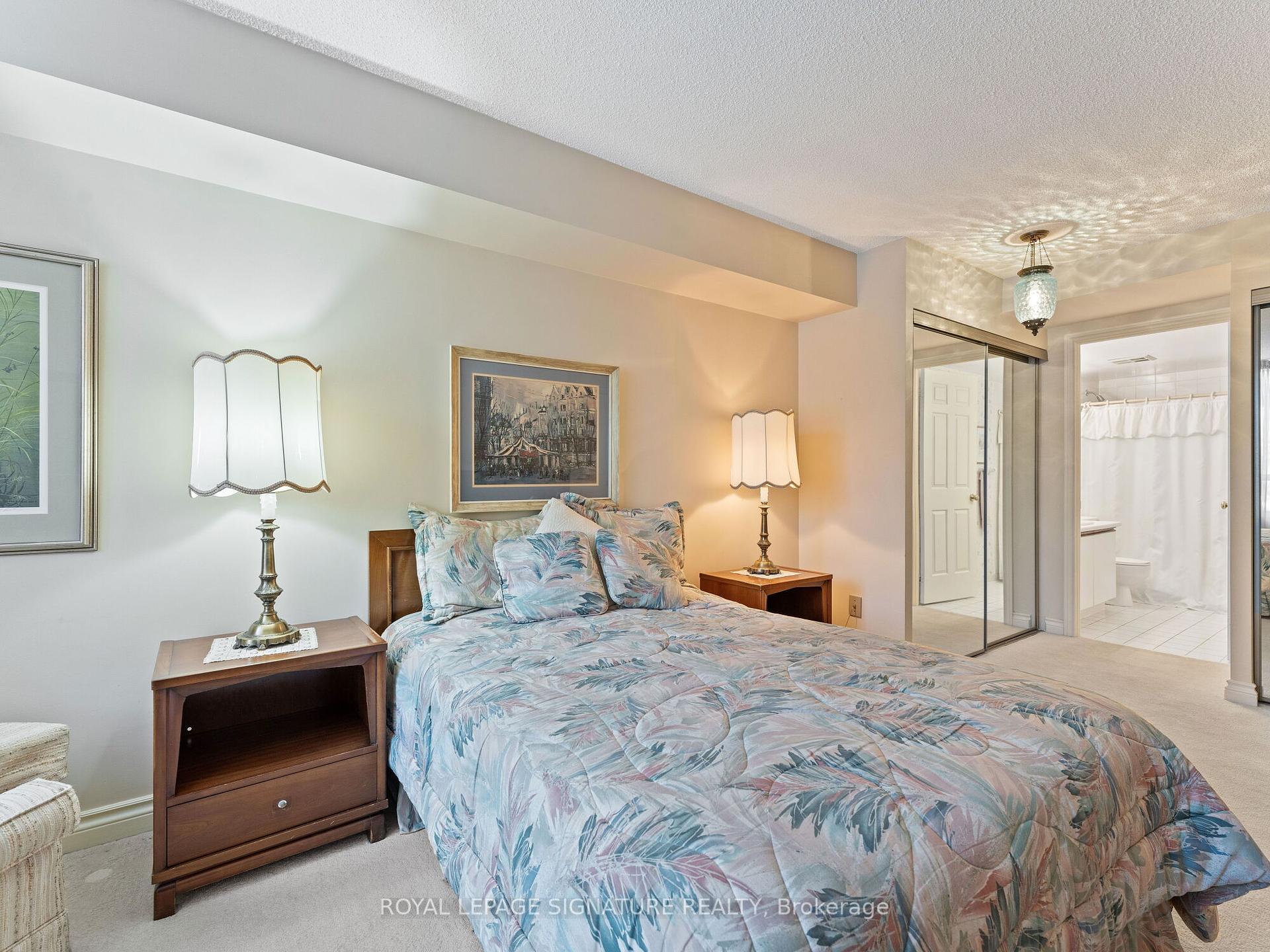 2 Bedrooms Condo at 1200 Don Mills, Toronto For sale