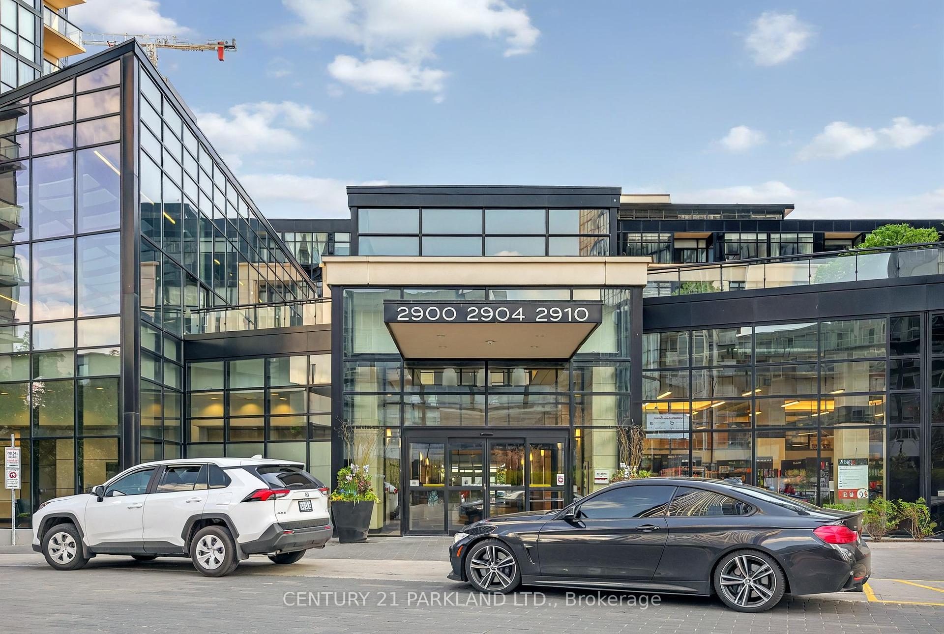 2 Bedrooms Condo at 2900 Highway 7, Vaughan For sale