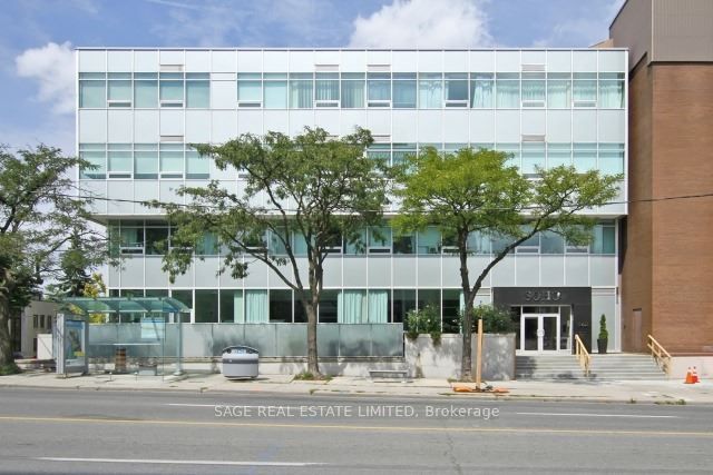 562 Eglinton Avenue