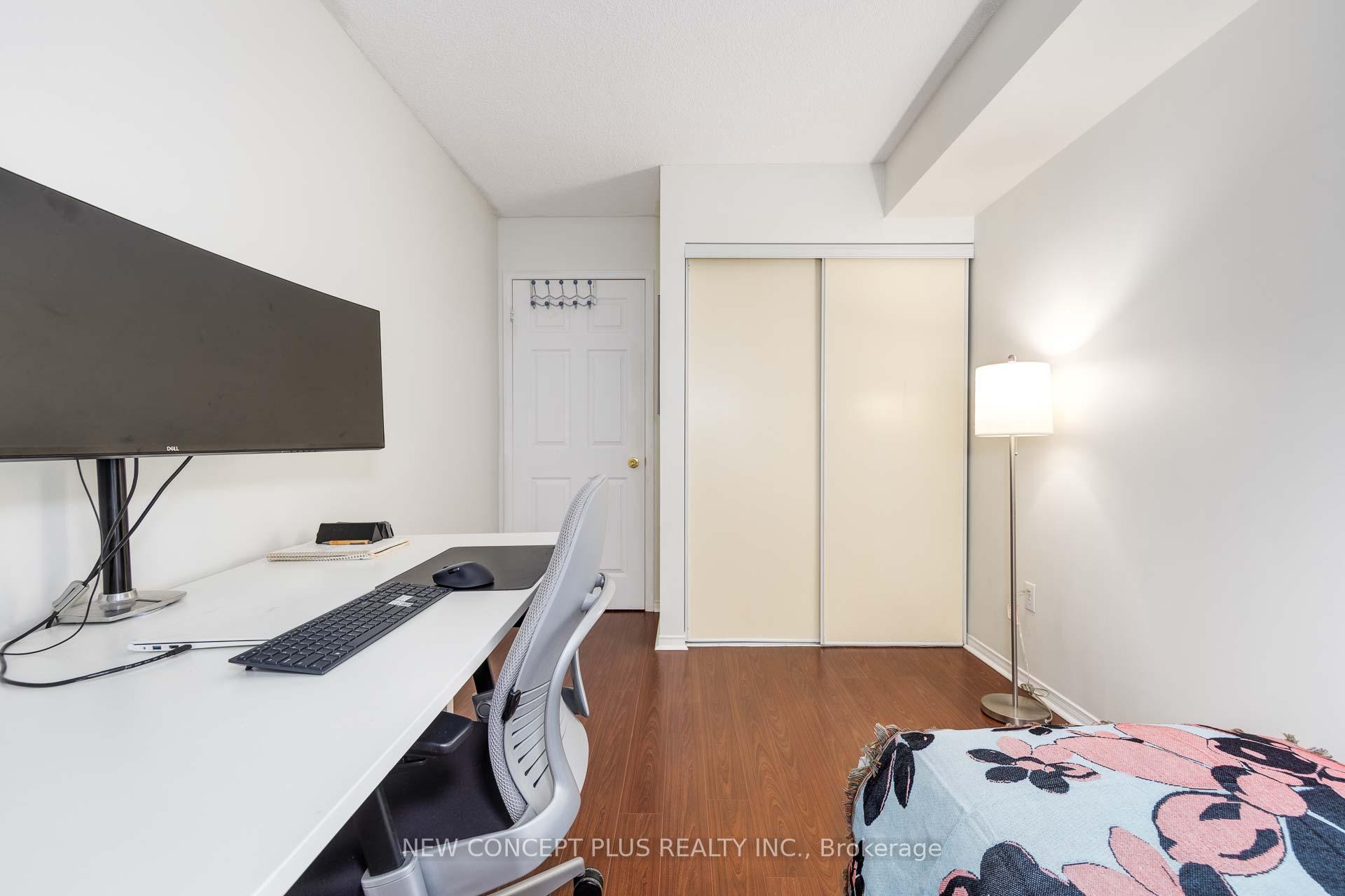 2 Bedrooms Condo at 39 Pemberton, Toronto For sale
