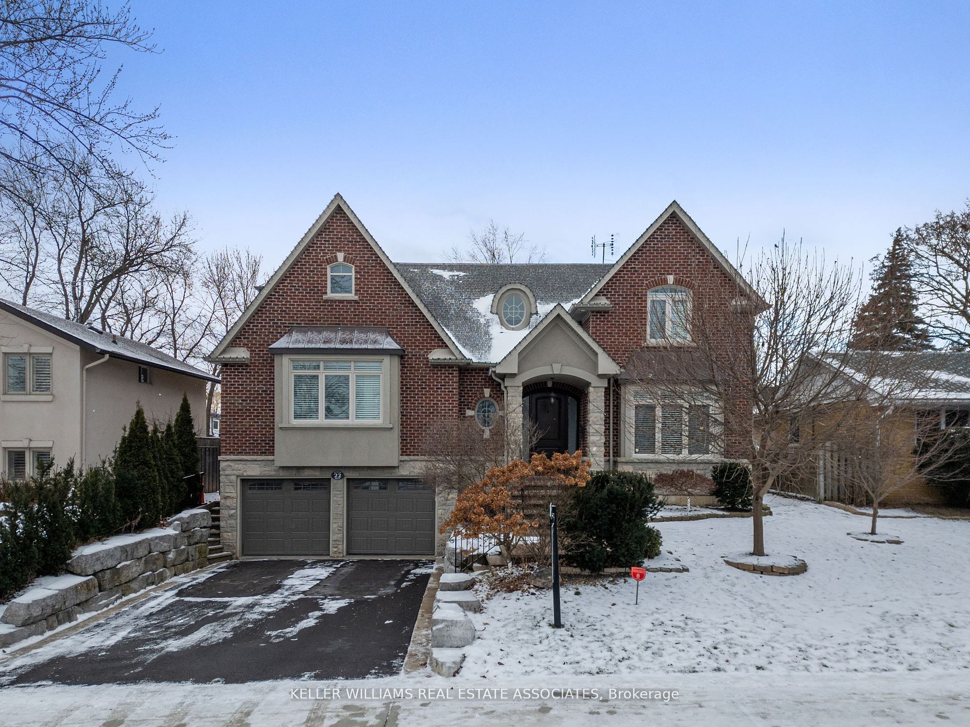 22 Joymar Drive, Mississauga, ON L5M 1E9