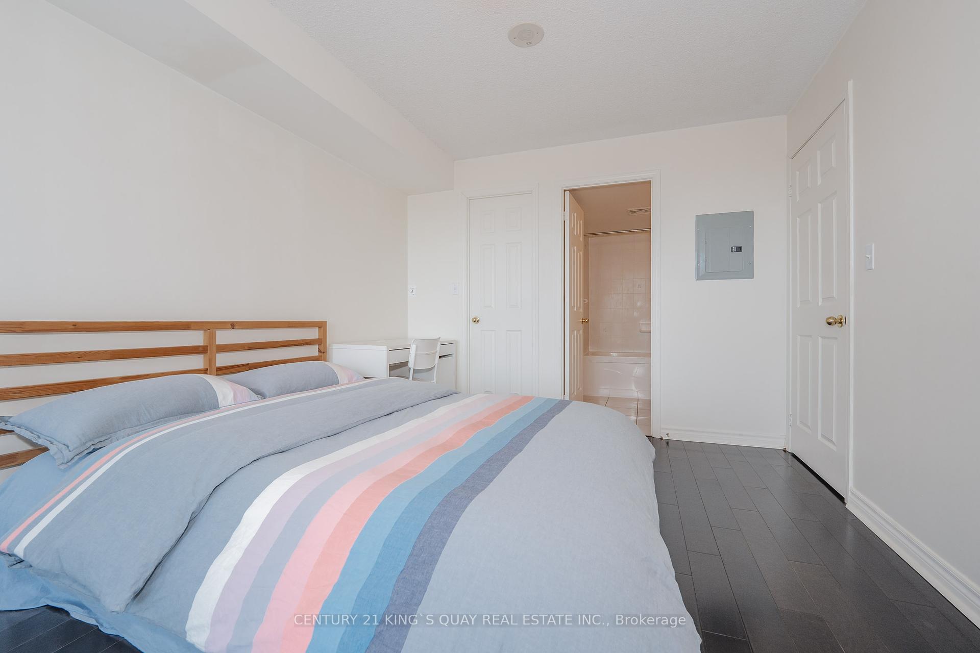 3 Bedrooms Condo at 18 Spring Garden, Toronto For sale