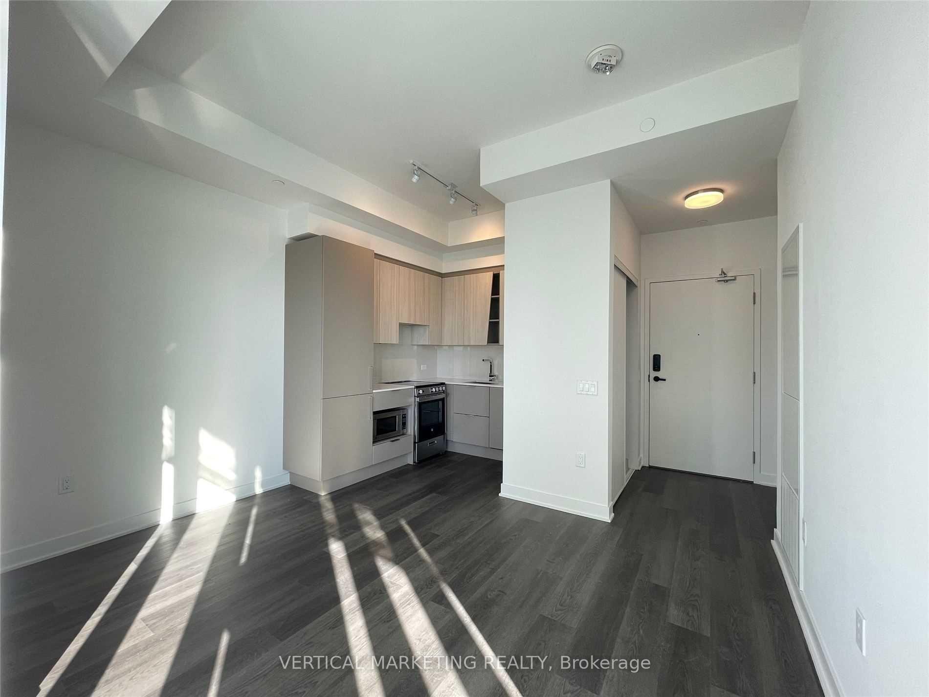 1 Bedroom Condo at 3900 Confederation, Mississauga For sale