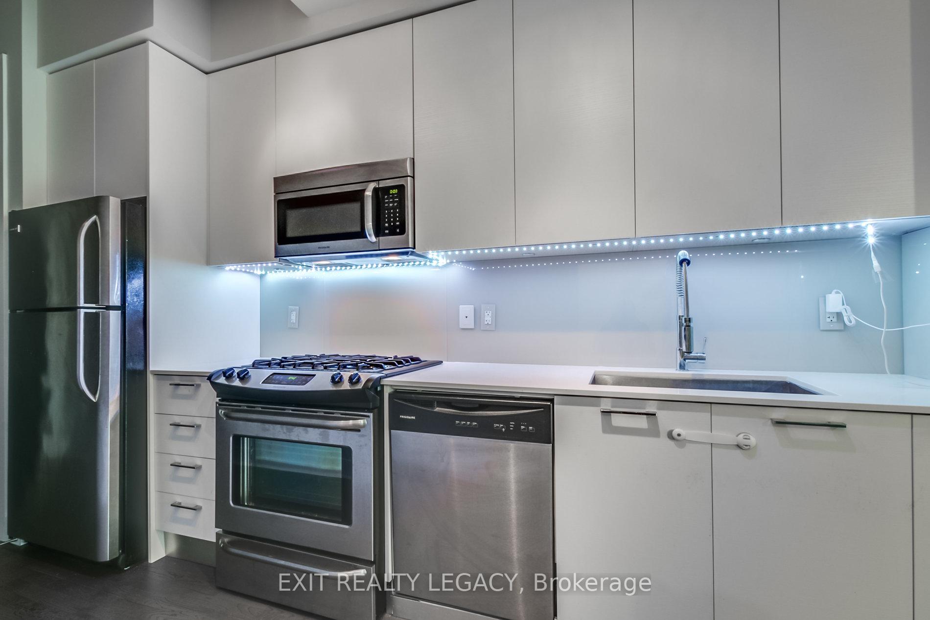 1 Bedroom Condo at 399 Adelaide,  Toronto For sale