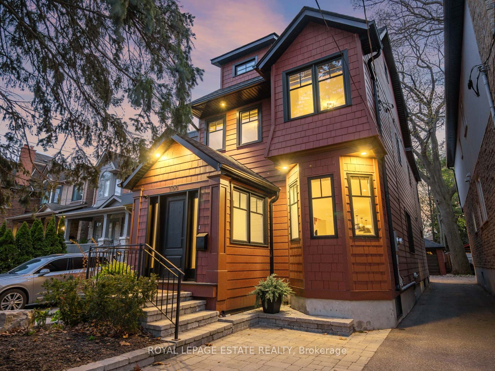 100 Blantyre Avenue, Toronto, ON M1N 2R5