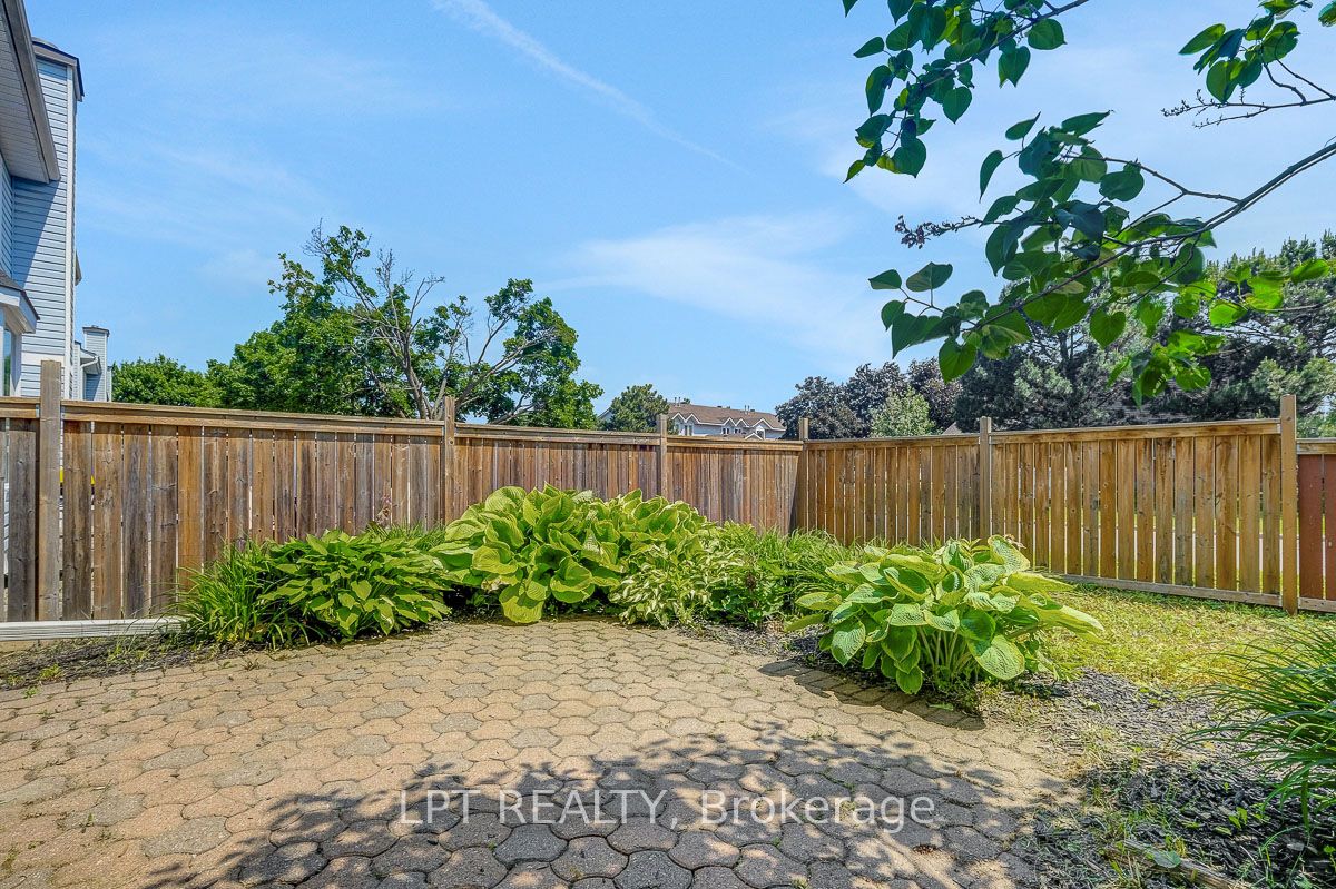 83 Langstrom Crescent