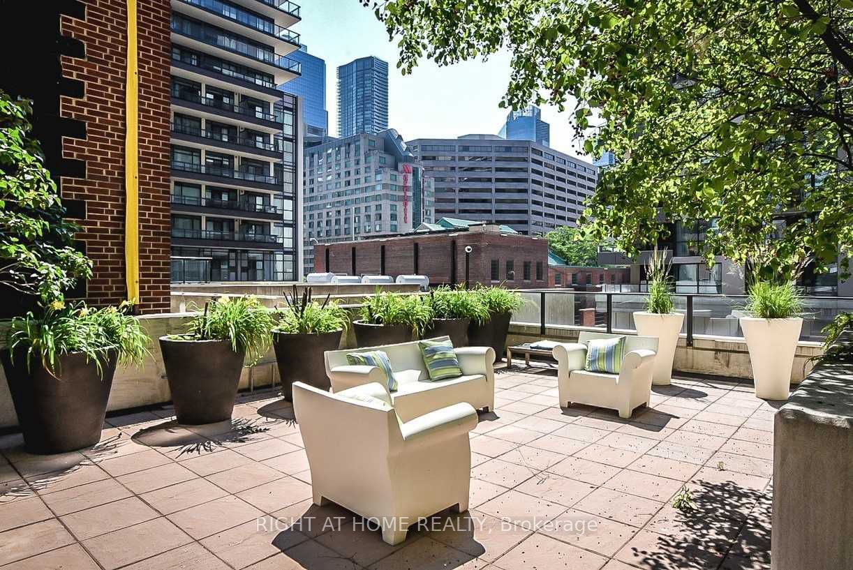 111 Elizabeth Street, #1702