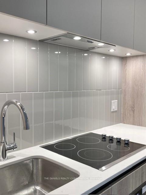 2 Bedrooms Condo at 8 Beverley Glen,  Vaughan For sale