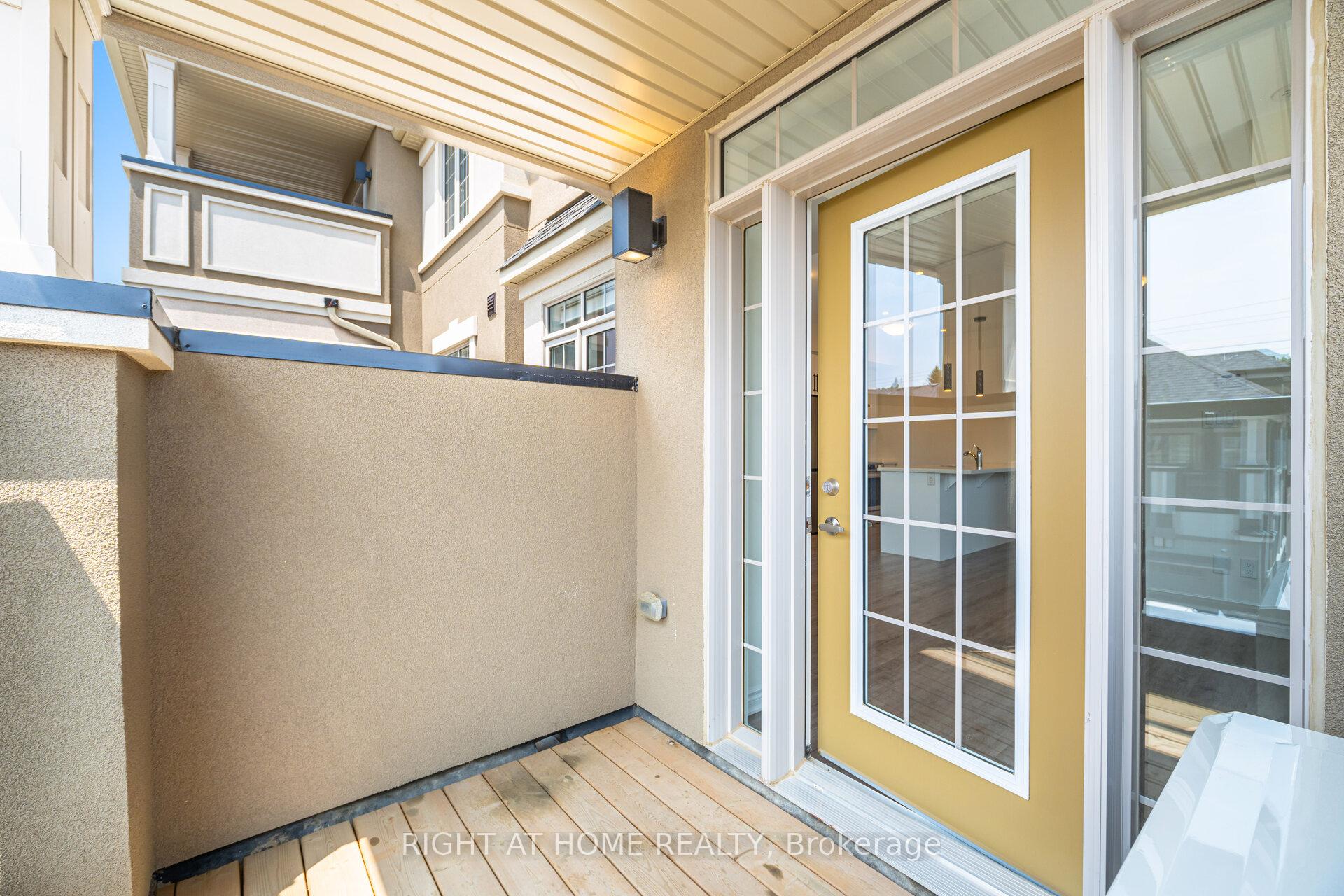 2 Bedrooms Condo at 305 Garner, Hamilton For sale