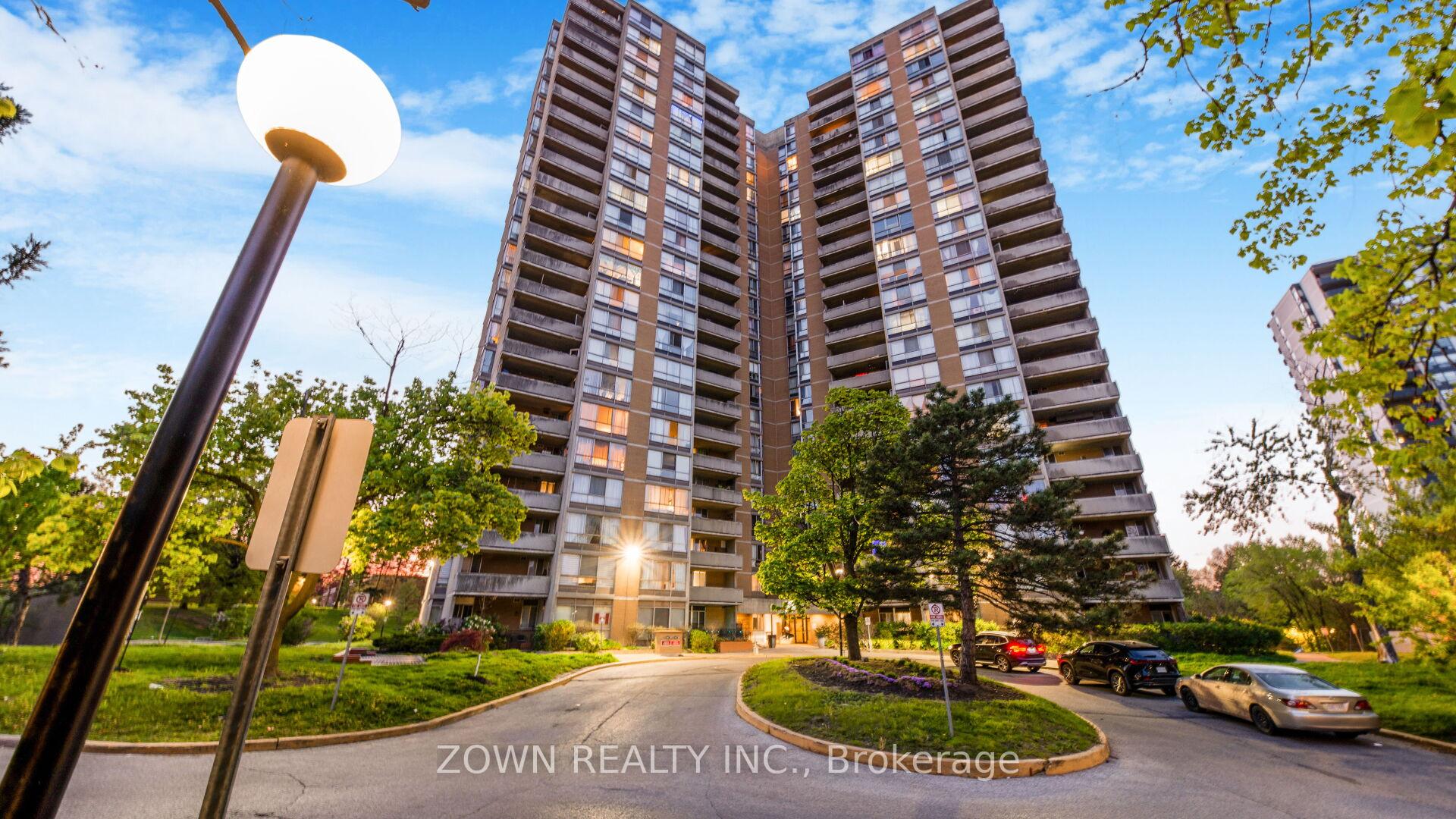 4 Bedrooms Condo at 10 Martha Eaton, Toronto For sale