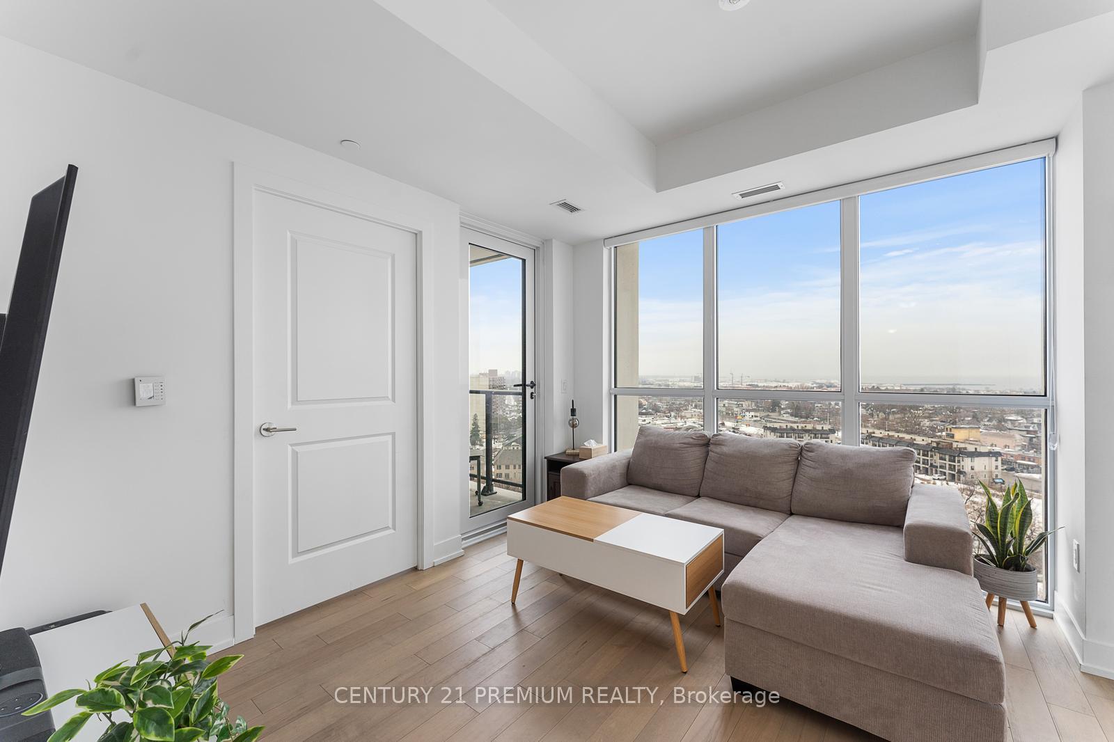 3 Bedrooms Condo at 1063 Douglas Mccurdy Comm, Mississauga For sale