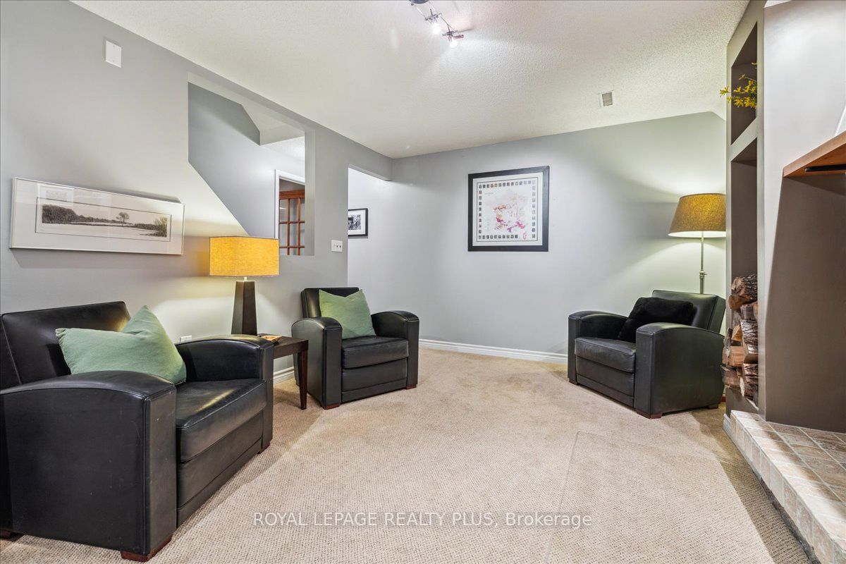 3413 Autumnleaf Crescent