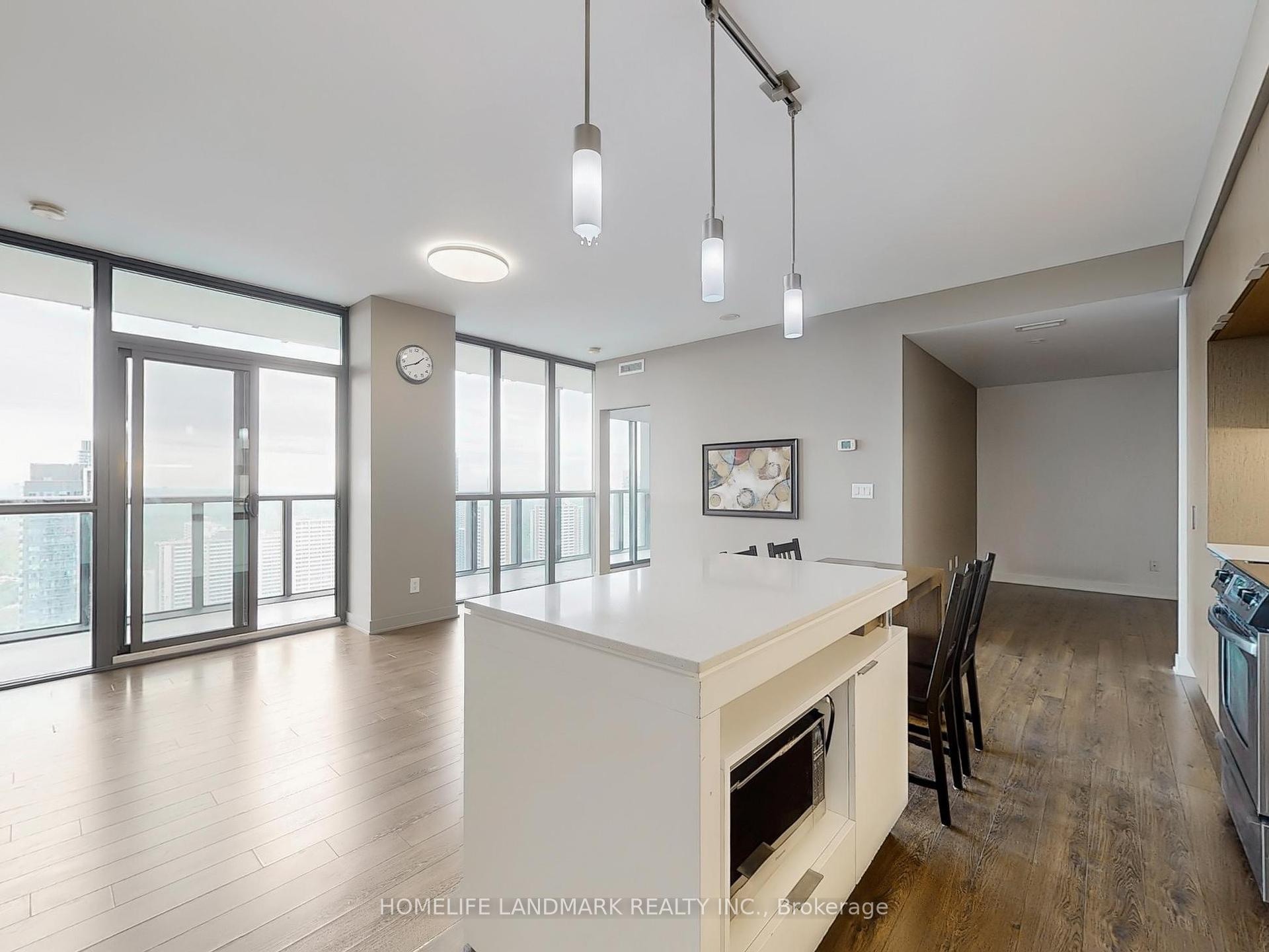 3 Bedrooms Condo at 110 Charles, Toronto For sale