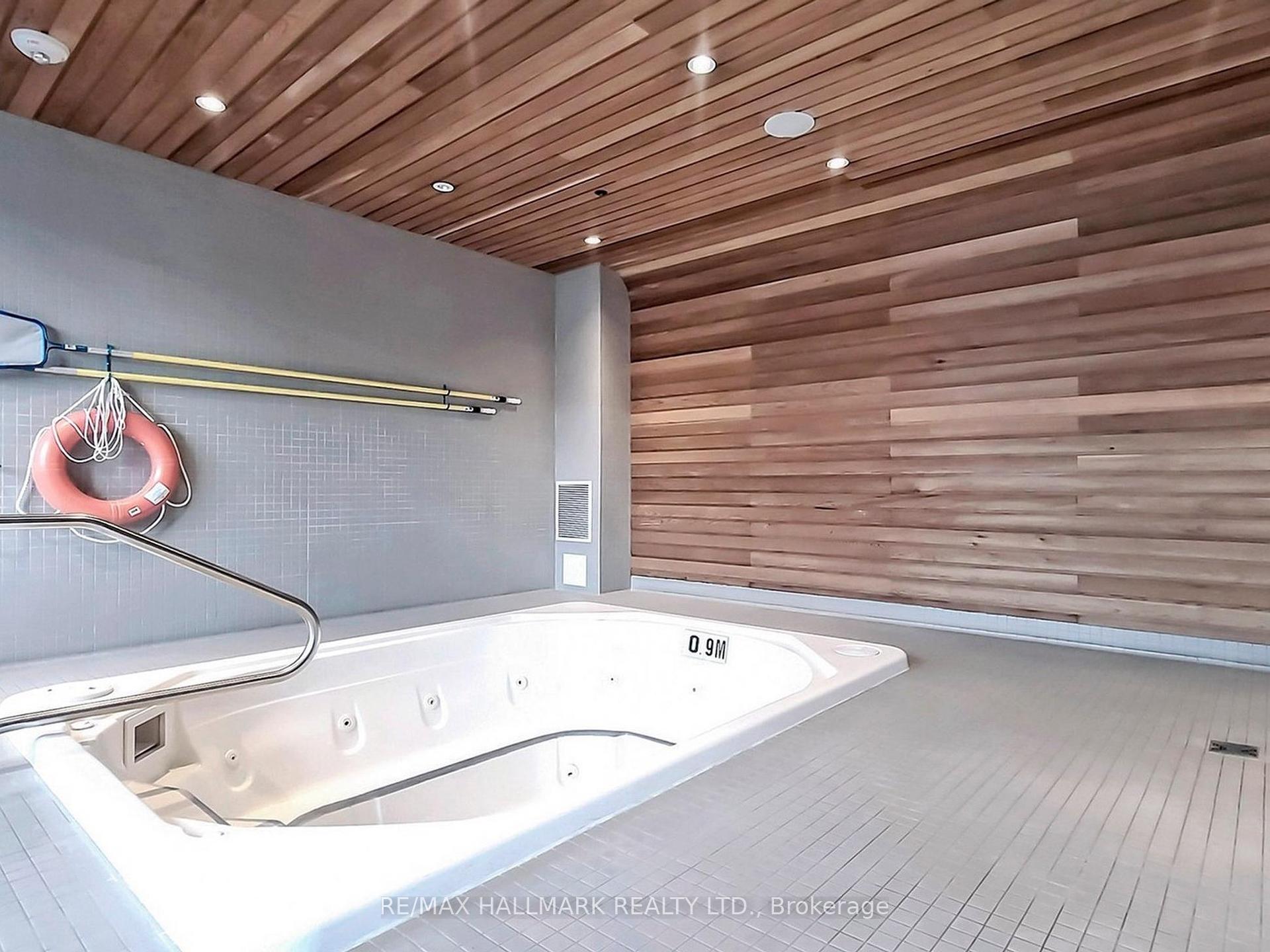 2 Bedrooms Condo at 8 Mercer, Toronto For sale