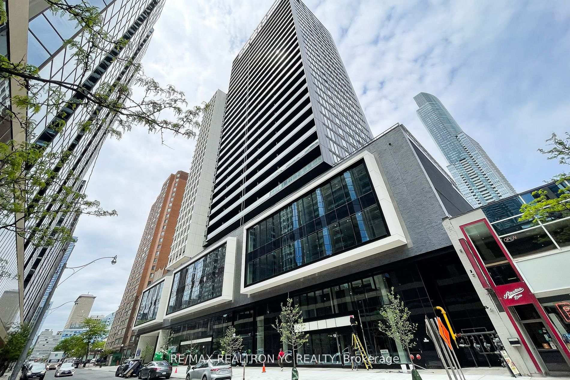 3 Bedrooms Condo at 20 Edward, Toronto For sale