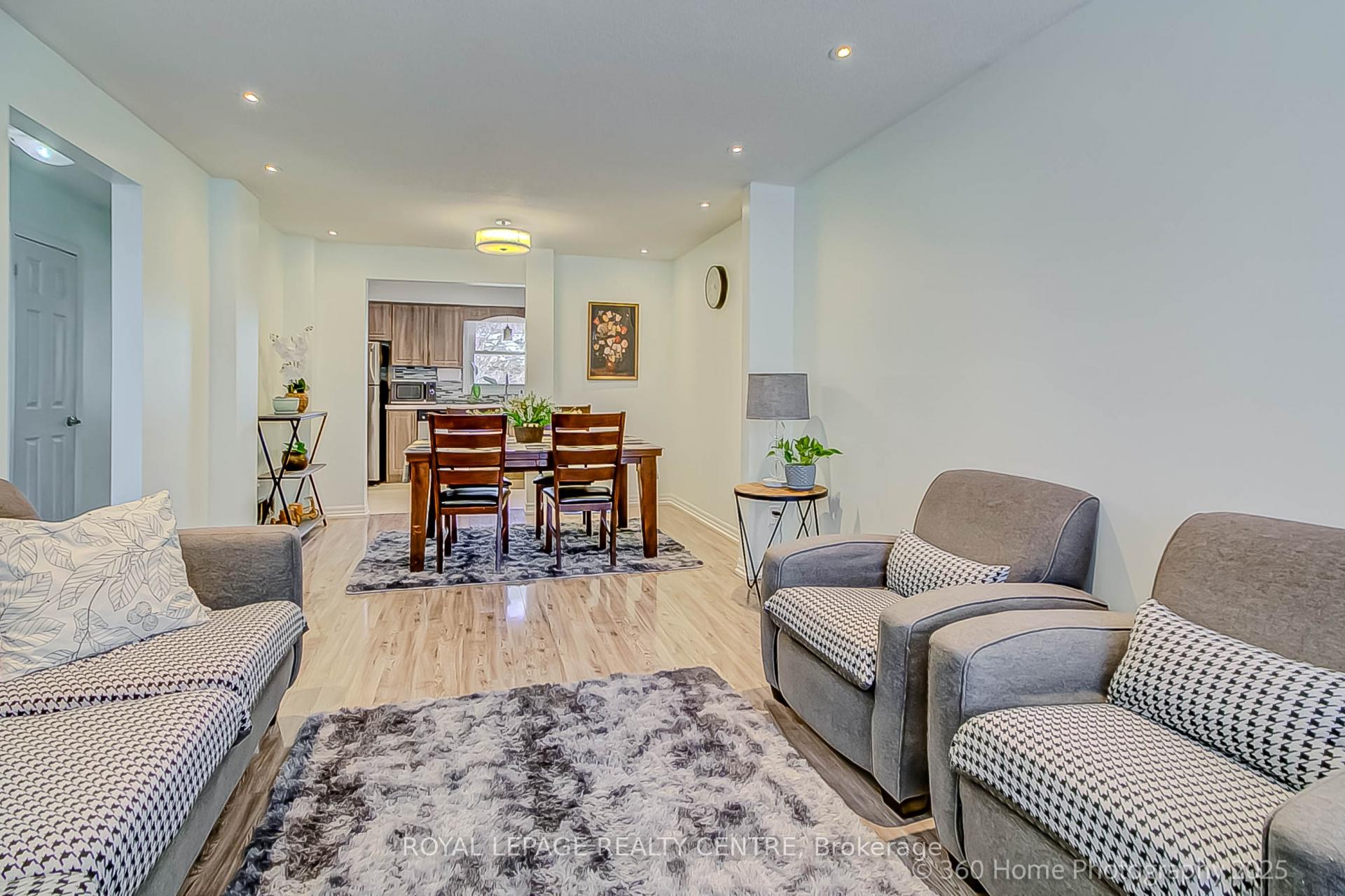 3 Bedrooms Condo at 5878 Montevideo, Mississauga For sale