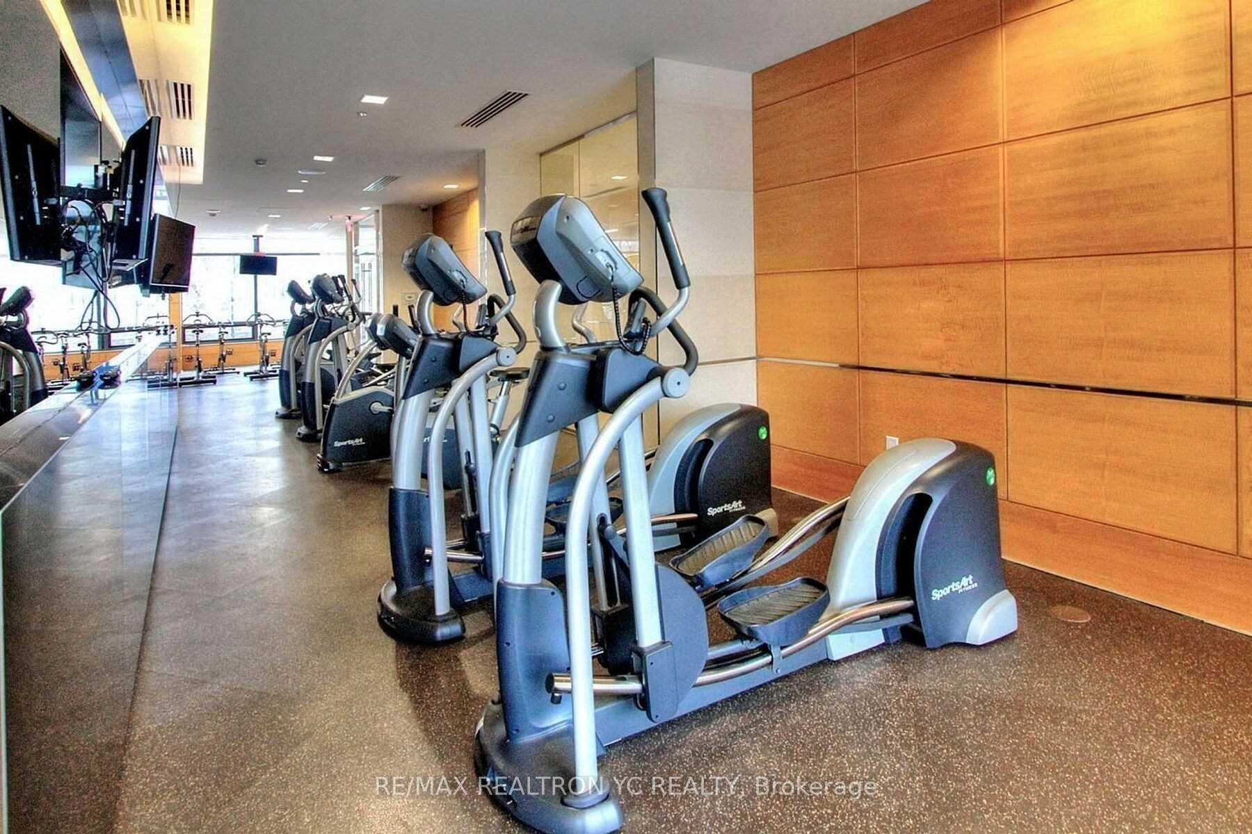 4 Bedrooms Condo at 2 Anndale, Toronto For sale