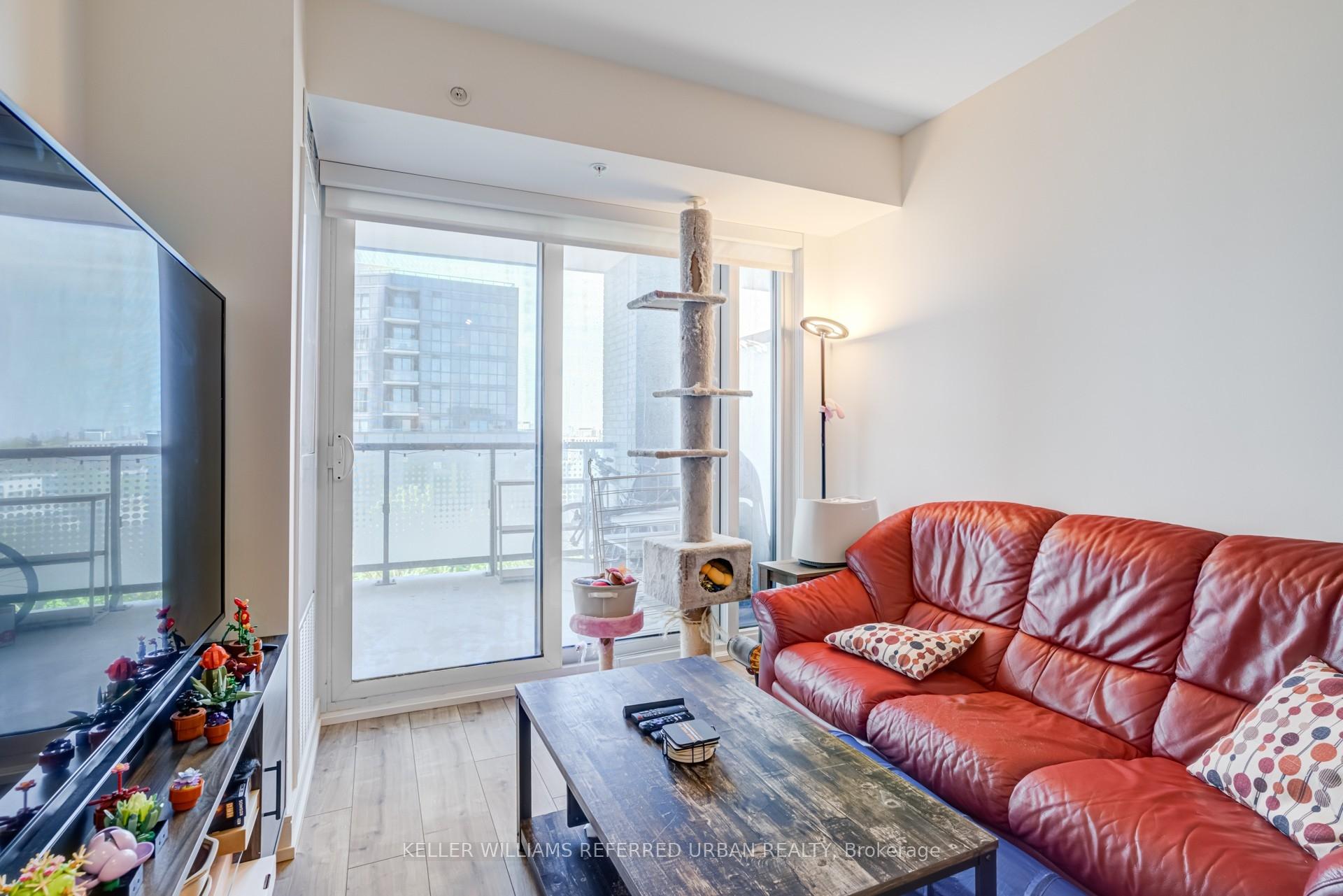 2 Bedrooms Condo at 30 Samuel Wood, Toronto For sale