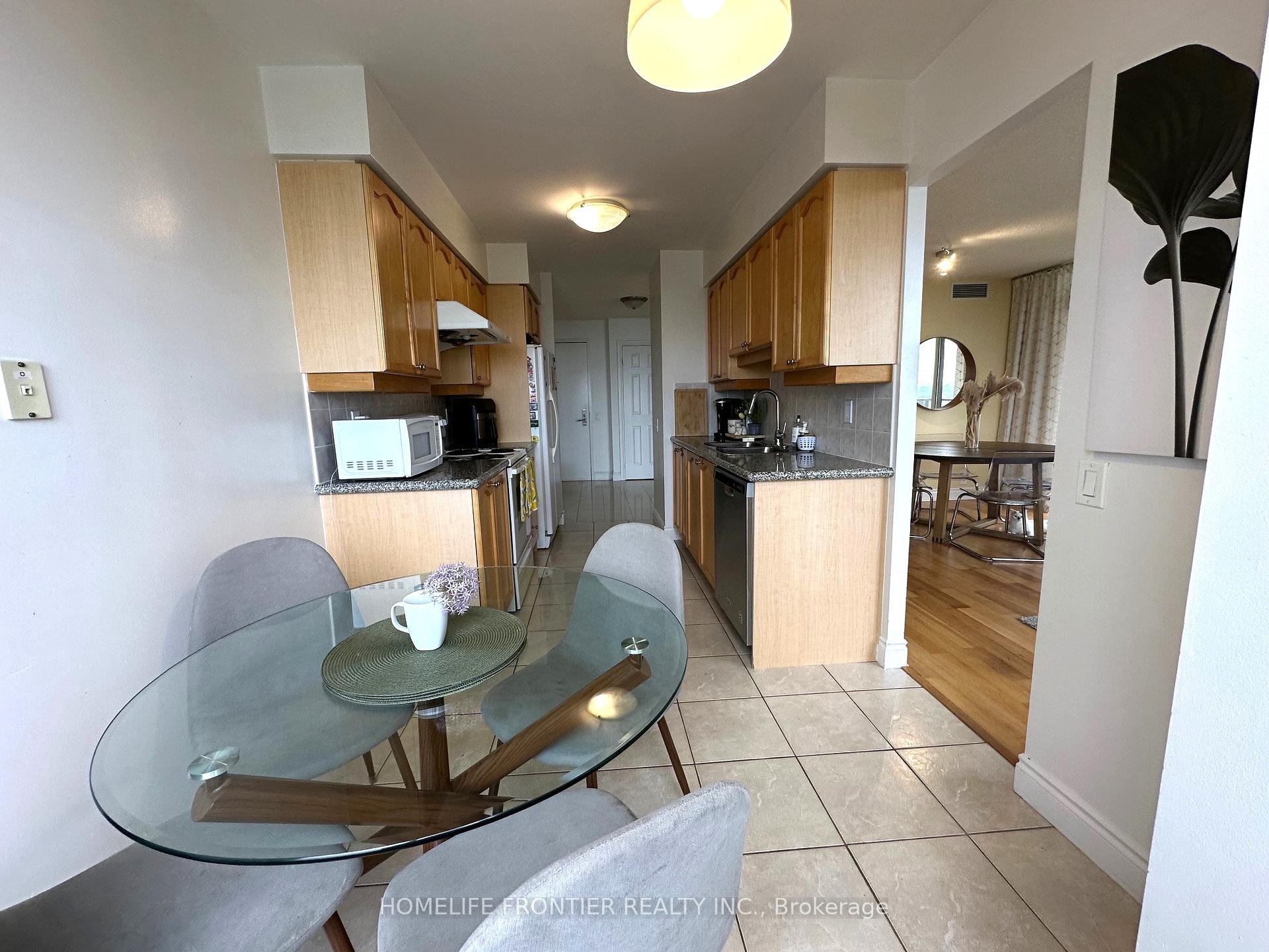 3 Bedrooms Condo at 80 Harrison Garden, Toronto For sale
