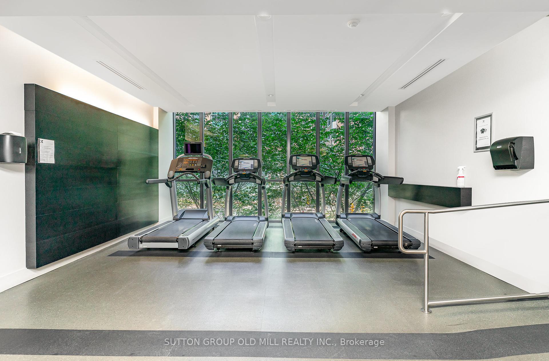 2 Bedrooms Condo at 110 Charles, Toronto For sale