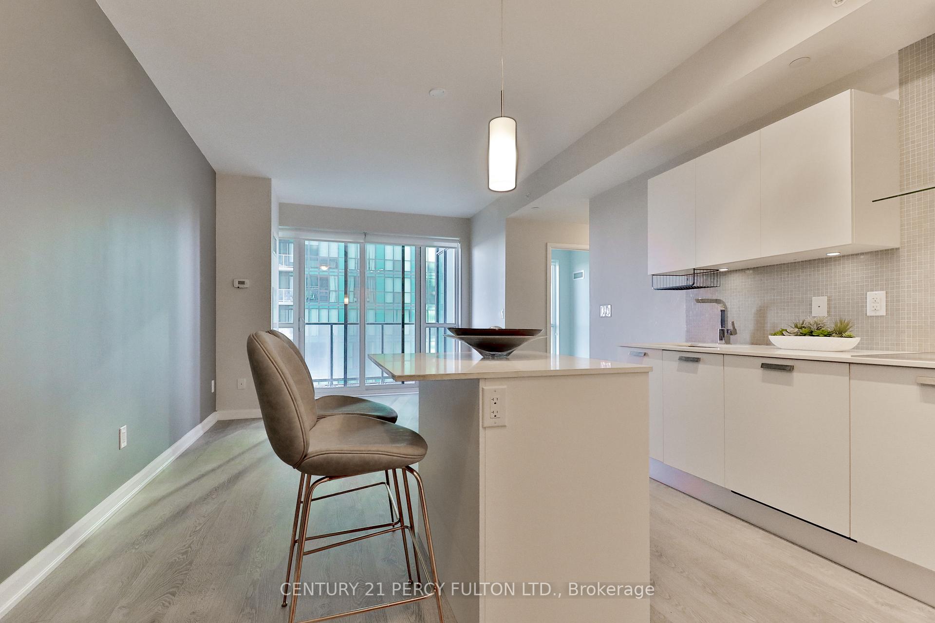 2 Bedrooms Condo at 9 Bogert, Toronto For sale