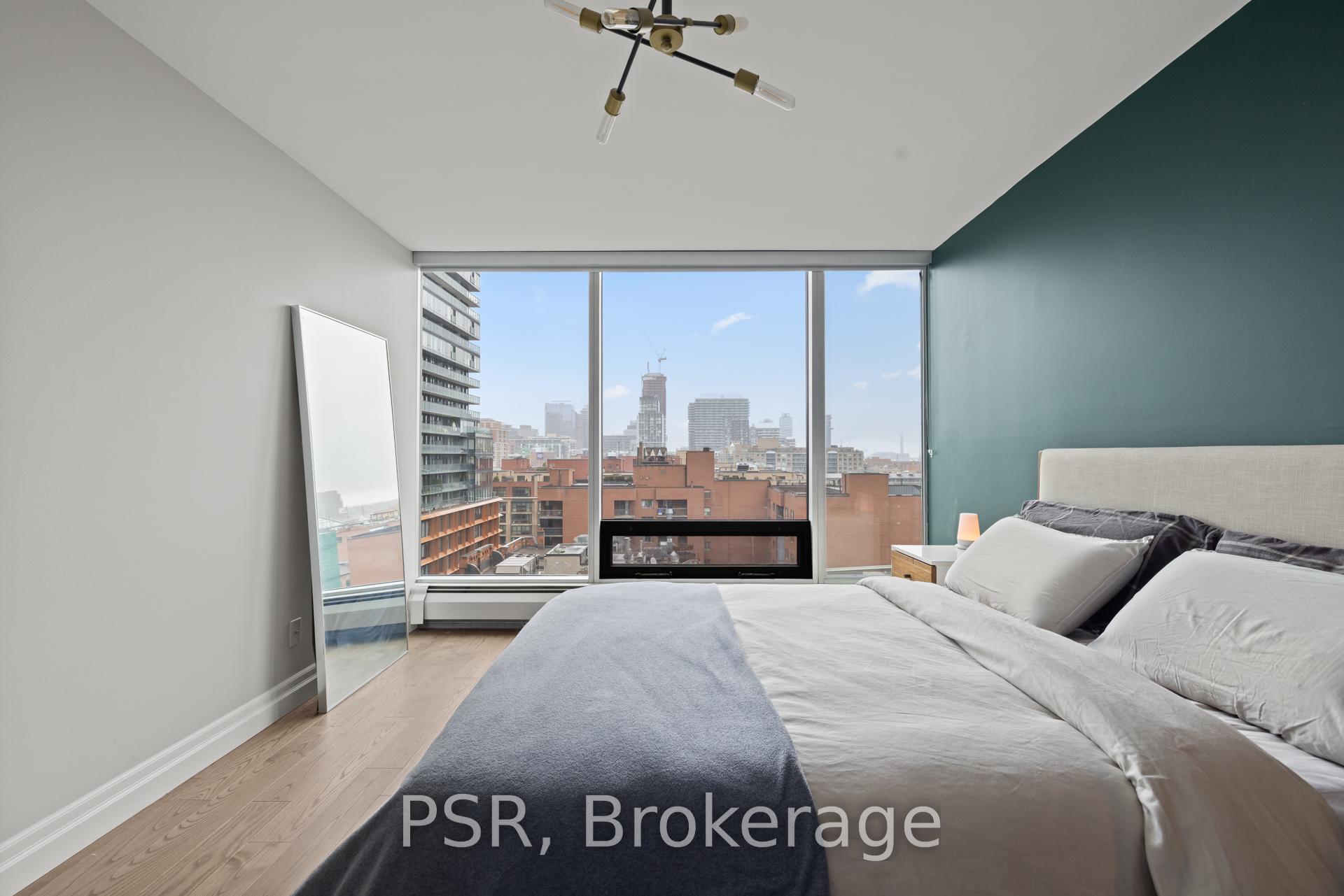 2 Bedrooms Condo at 30 Wellington, Toronto For sale
