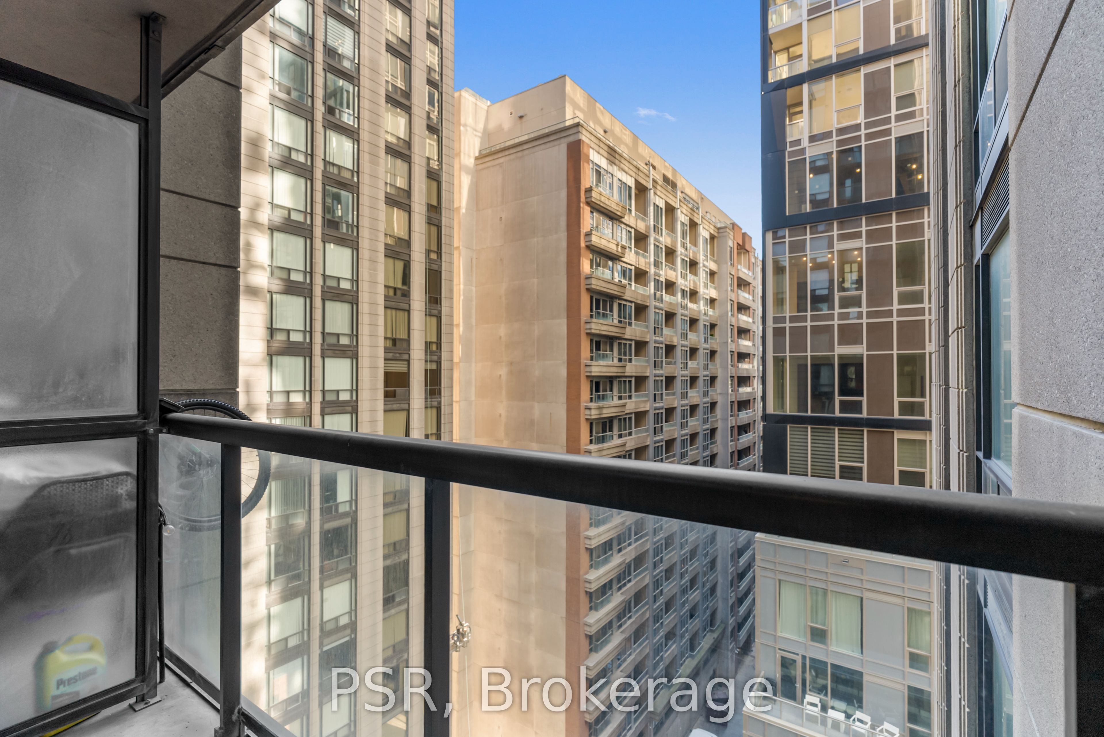 50 John Street, #822