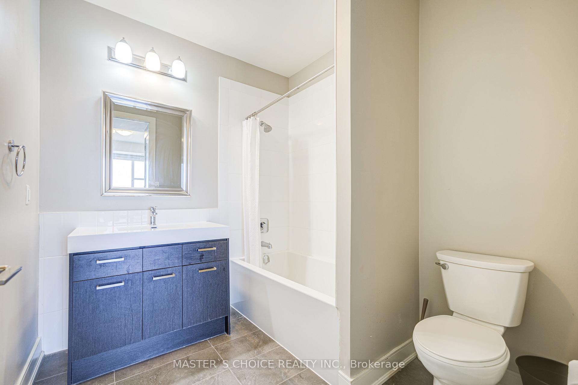 2 Bedrooms Condo at 150 Main, Hamilton For sale