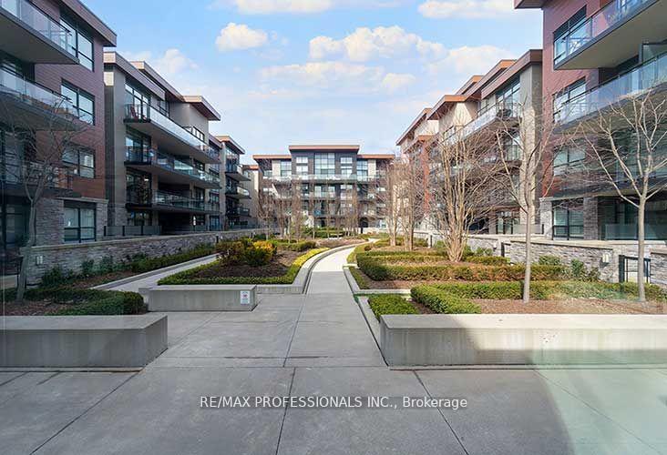 3 Bedrooms Condo at 1575 Lakeshore, Mississauga For sale
