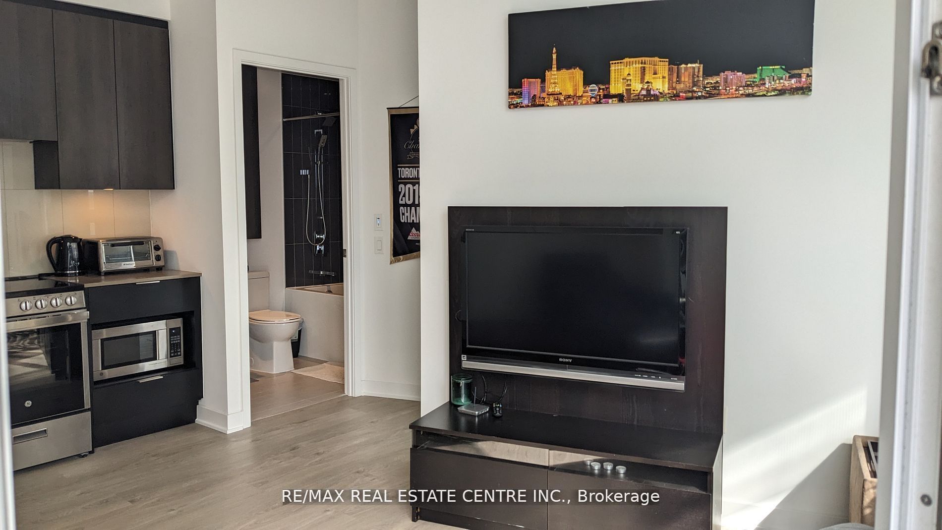 3900 Confederation Parkway, #302