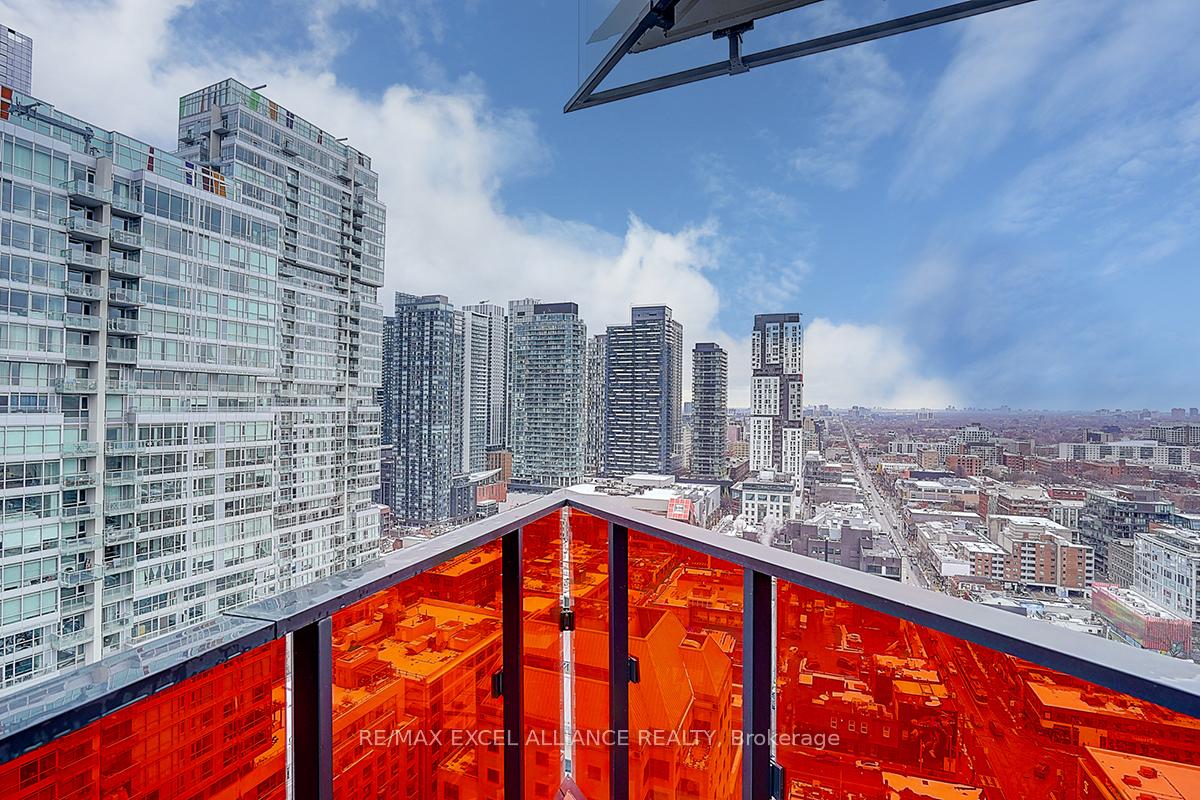 2 Bedrooms Condo at 215 Queen,  Toronto For sale