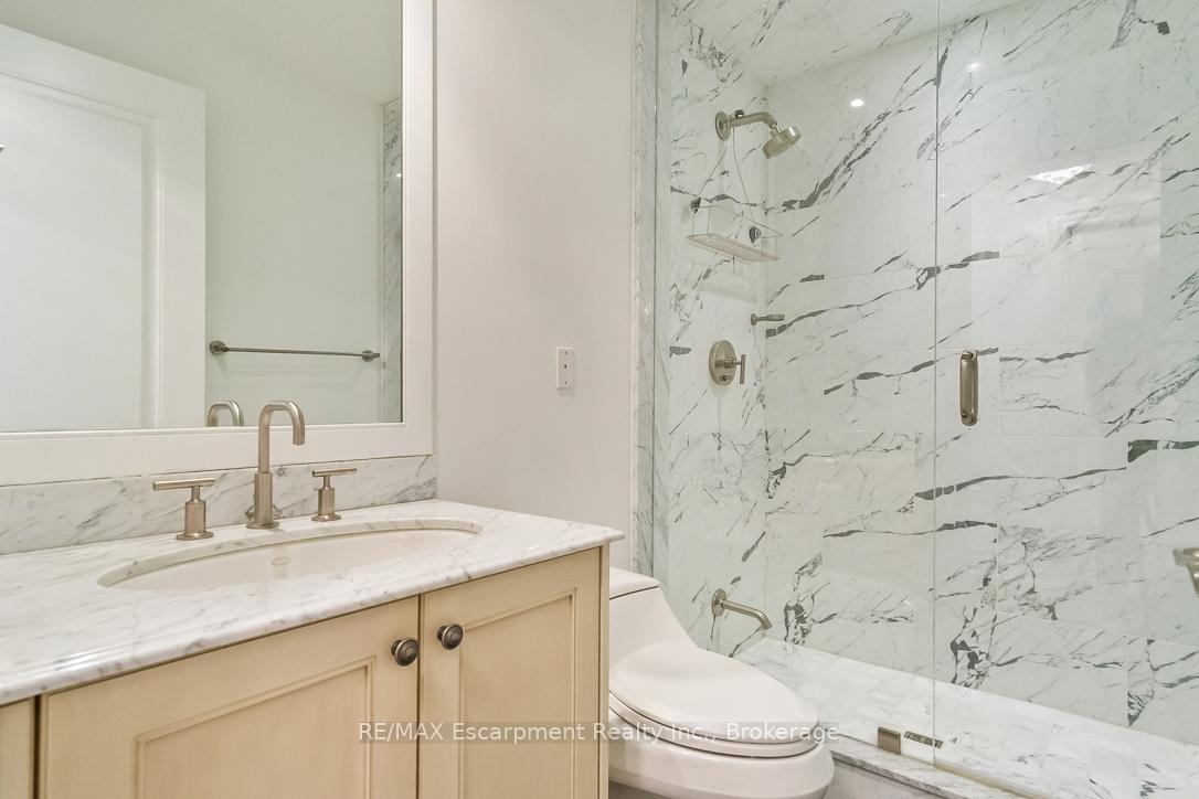 3 Bedrooms Condo at 68 Yorkville, Toronto For sale