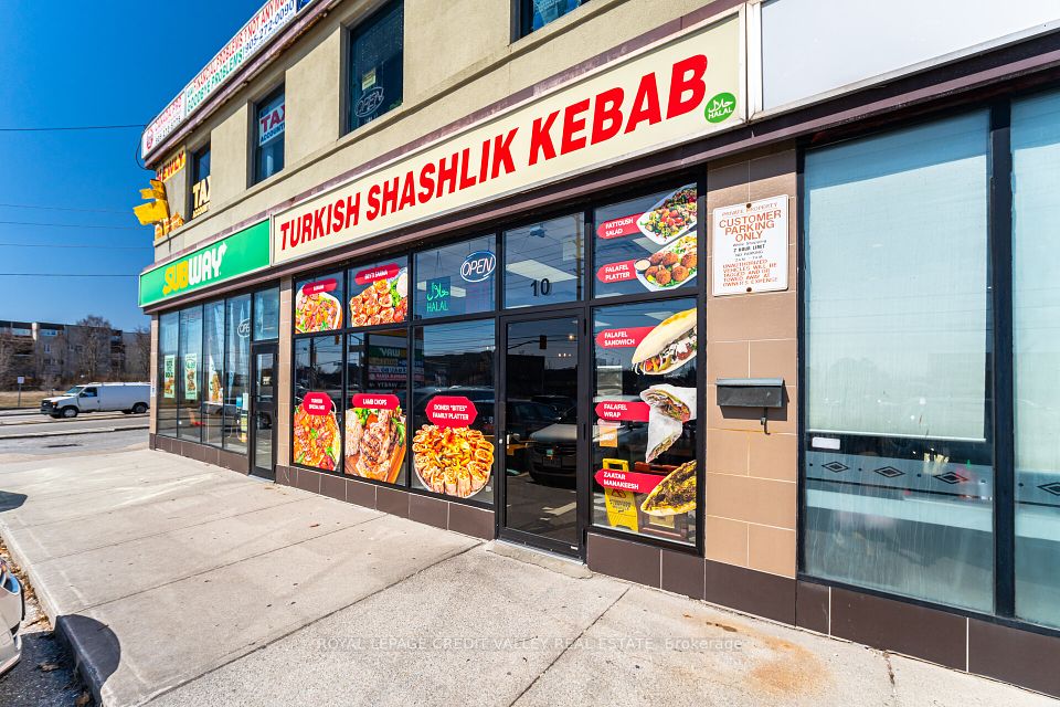 1125 Dundas